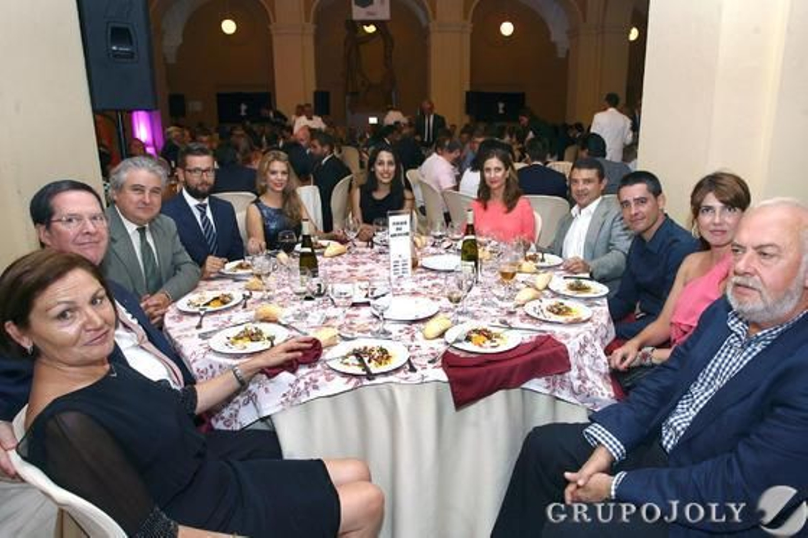 Delia Cidre, Alfonso Rubio, Jesús Ruiz, Antonio Carrasco, Elena Llompart, Raquel Montenegro, Rocío Marañón, Augusto Romeo, José Antonio Cárdeno, Mireia Humanes y Manuel Infante.

Foto: Alberto Dominguez/ Paqui Segarra