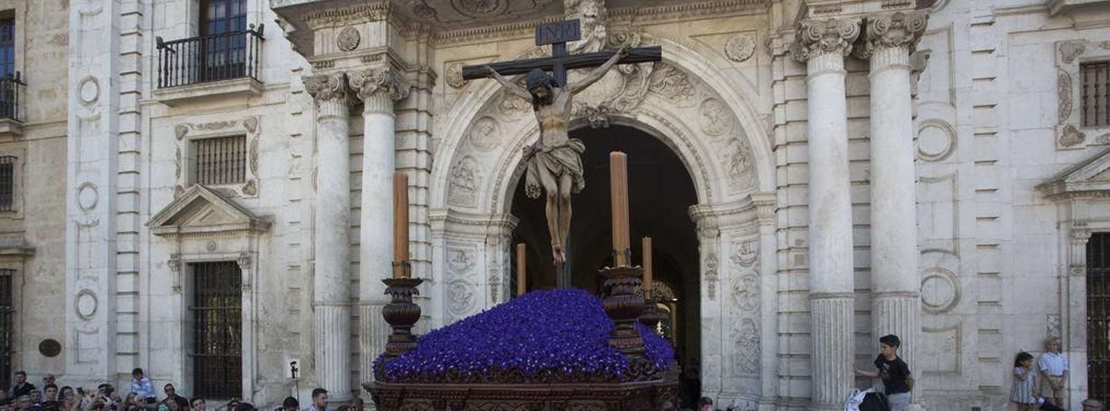 Salida del Cristo de la Buena Muerte.