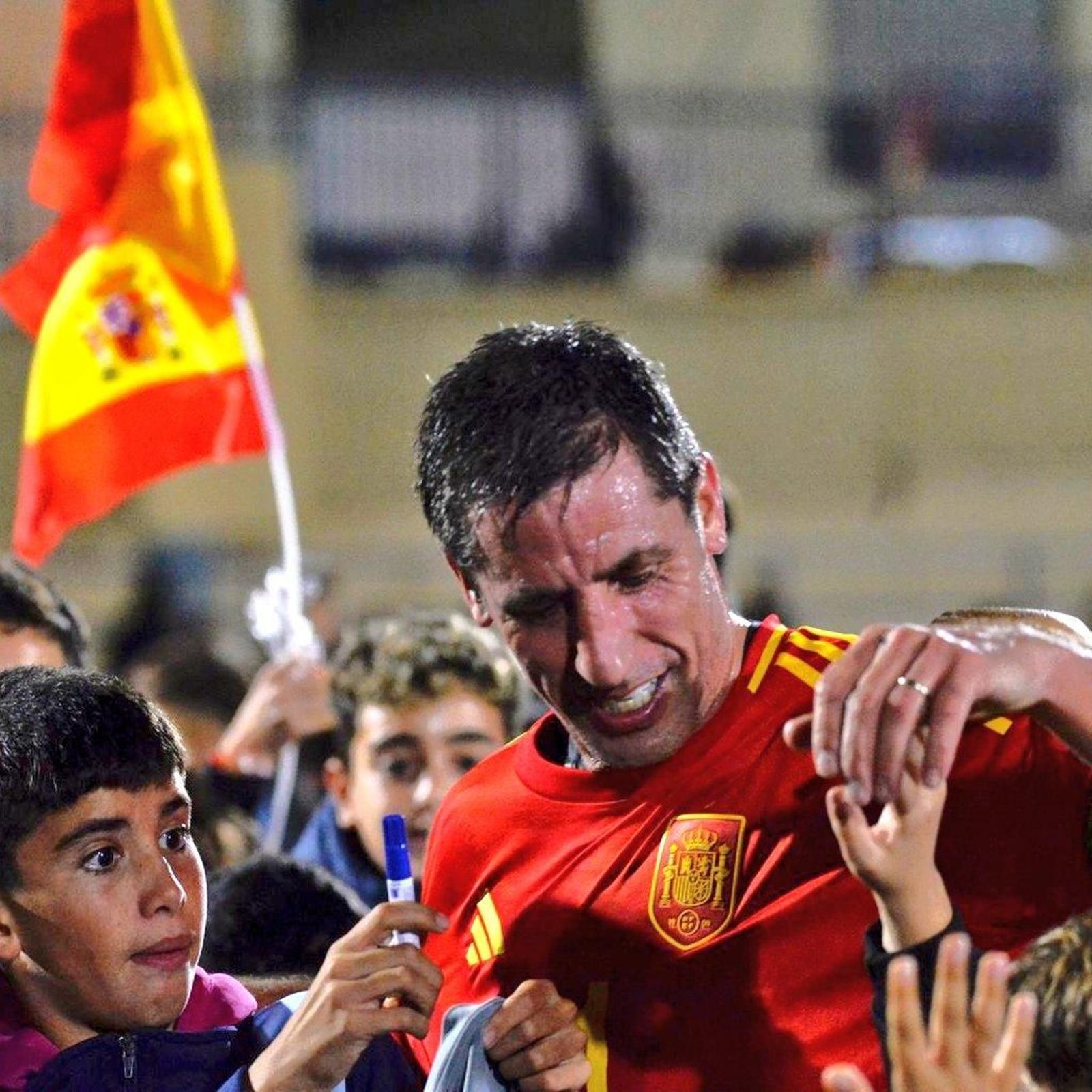 Las Leyendas de la Selección española vencen en Vélez (0-4)