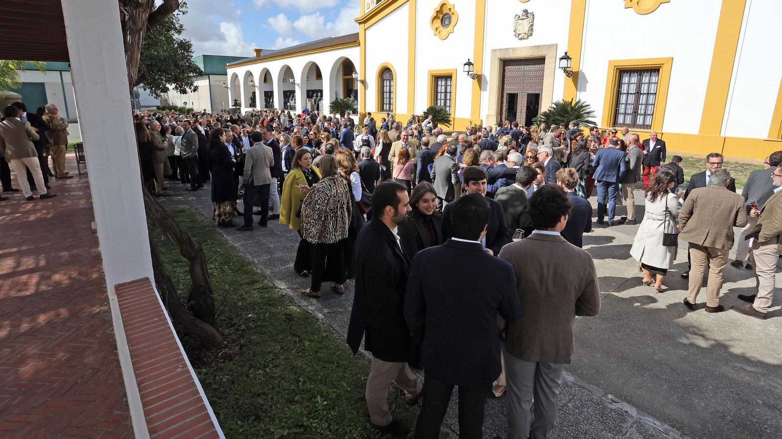 II Almuerzo Solidario de la Guardia Romana de la Hermandad del Transporte en Jerez