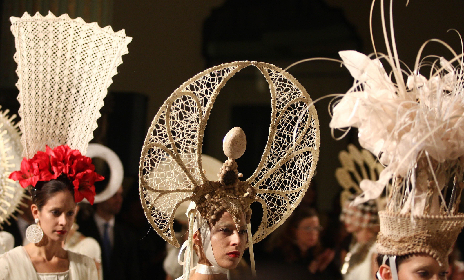 La formación en sombrerería es una novedad en la escuela.