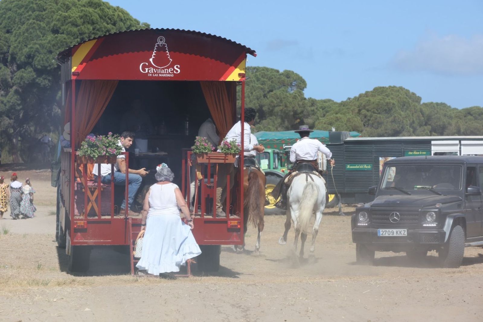 Imágenes de la Hermandad del Rocío de Jerez el jueves por el Coto