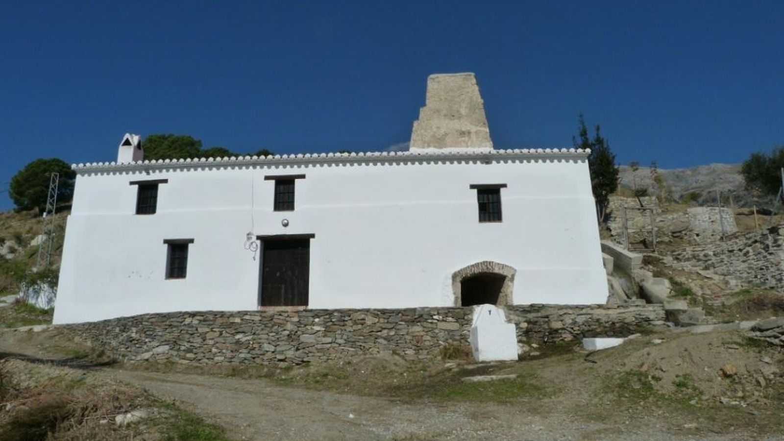 En Sedella localizamos el molino de Montosa. En Sedella localizamos el molino de Montosa.