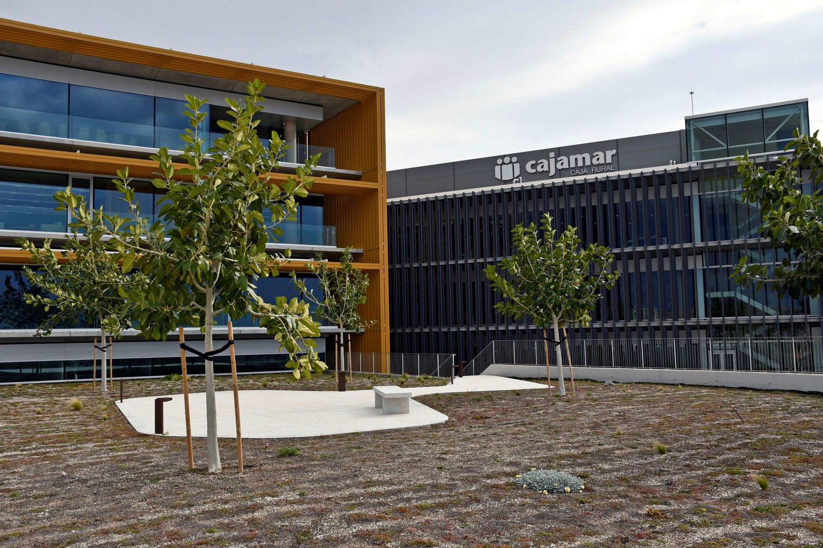 Centro Financiero Cajamar en Almería