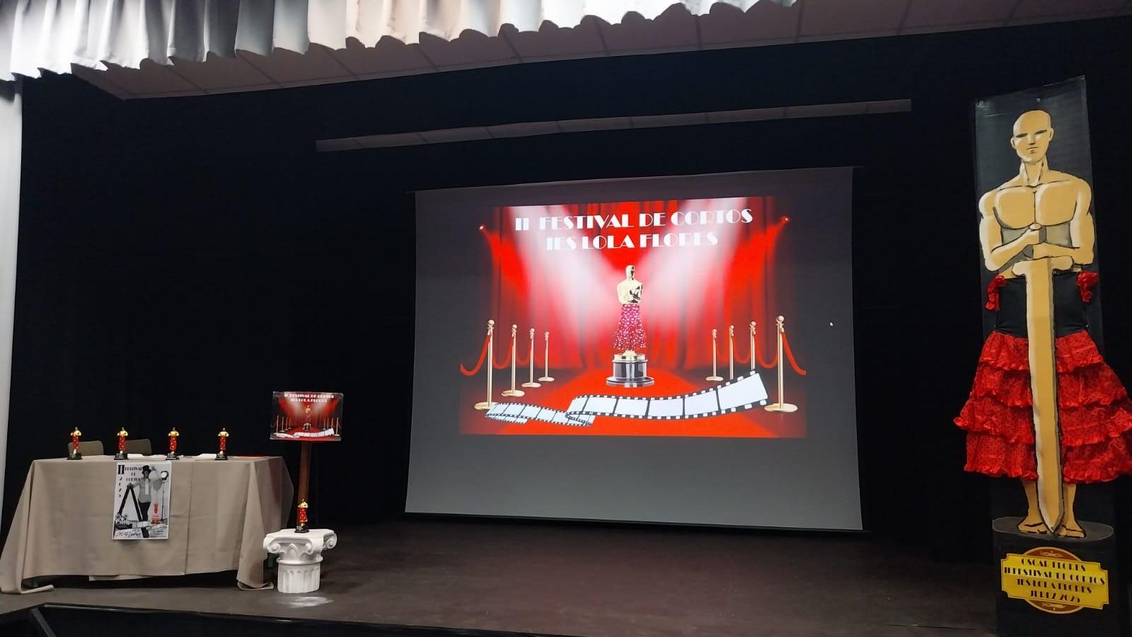Aspecto que presentó el salón de actos del centro. Aspecto que presentó el salón de actos del centro.