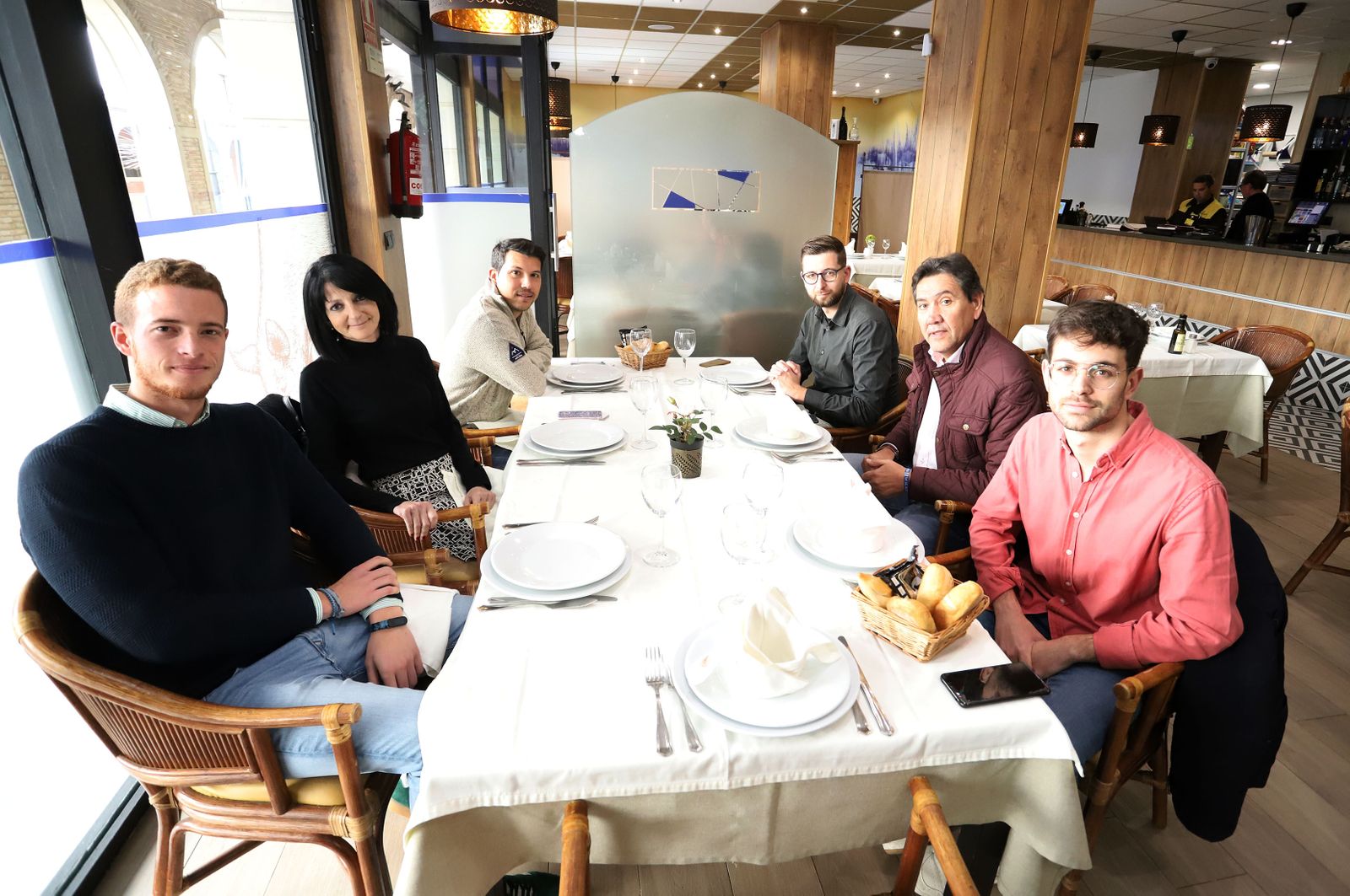 Los participantes de la Tertulia Deportiva de ‘Huelva Información’, en el salón de El Paraíso de Gonzalo.
