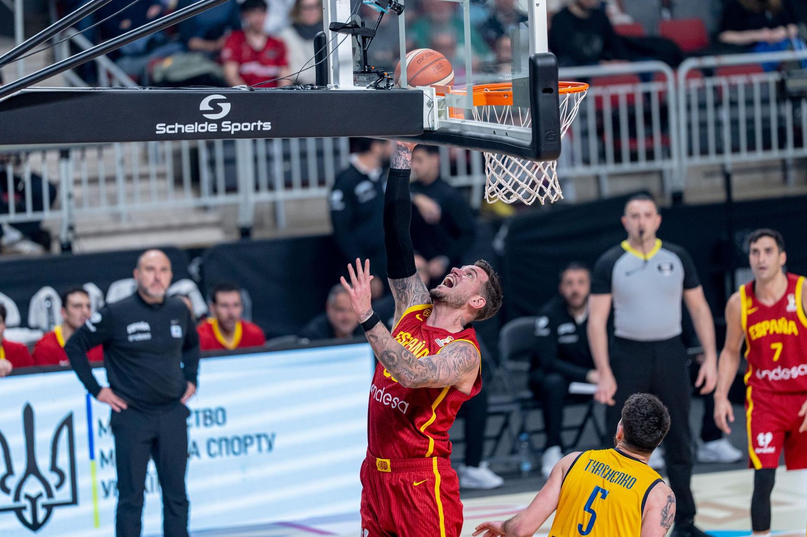 Las mejores fotos del Ucrania-España de baloncesto