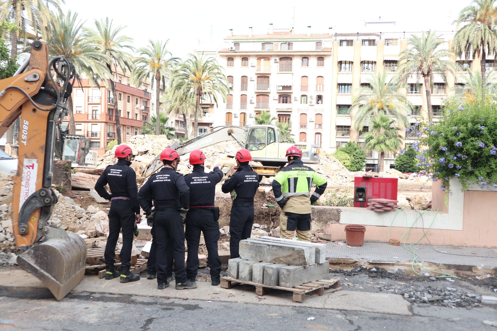 Simulacro de rescate de la Unidad Canina, en la Plaza de la Merced
