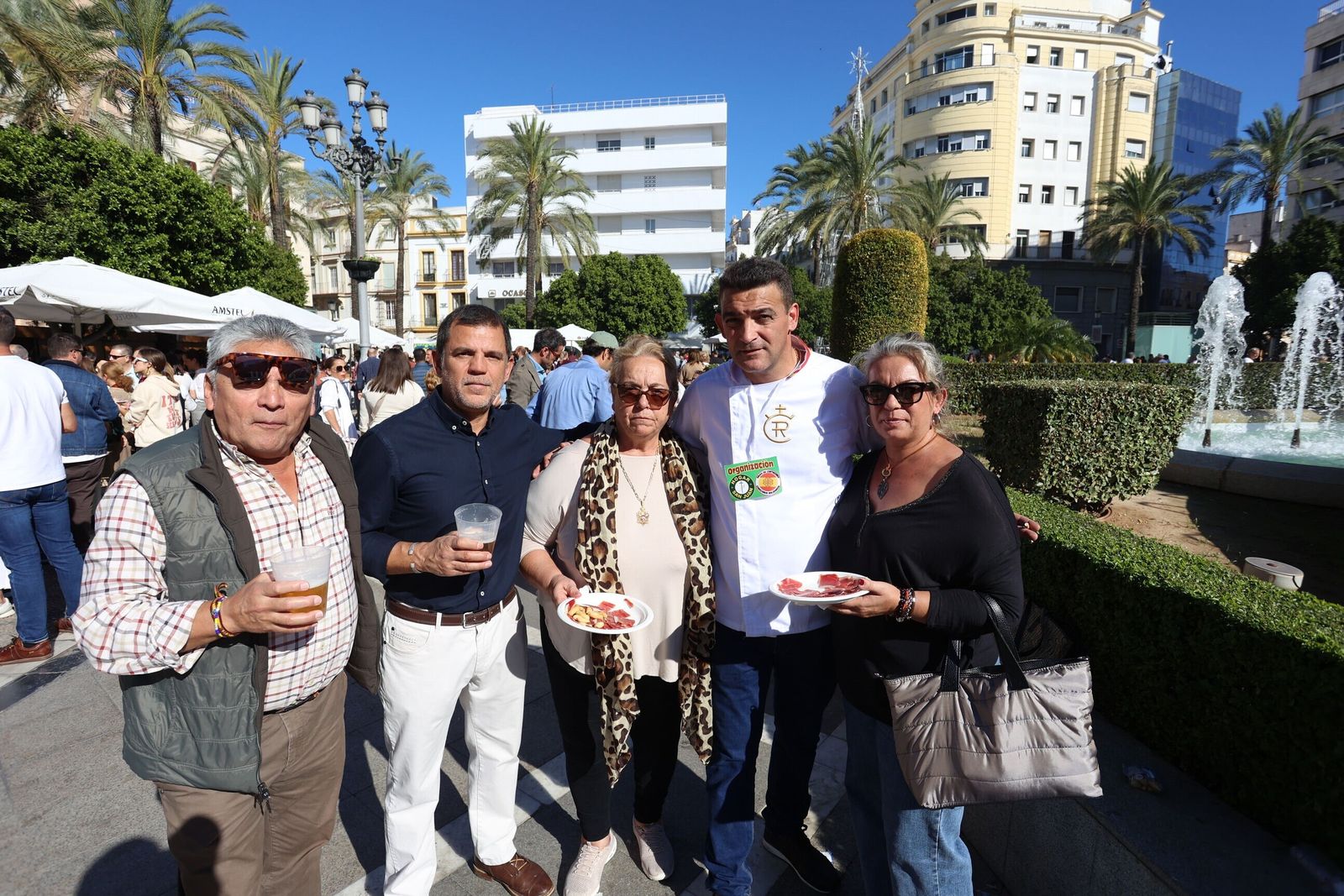 Cortadores de jamón en la plaza del Arenal a beneficio del Hogar San Juan