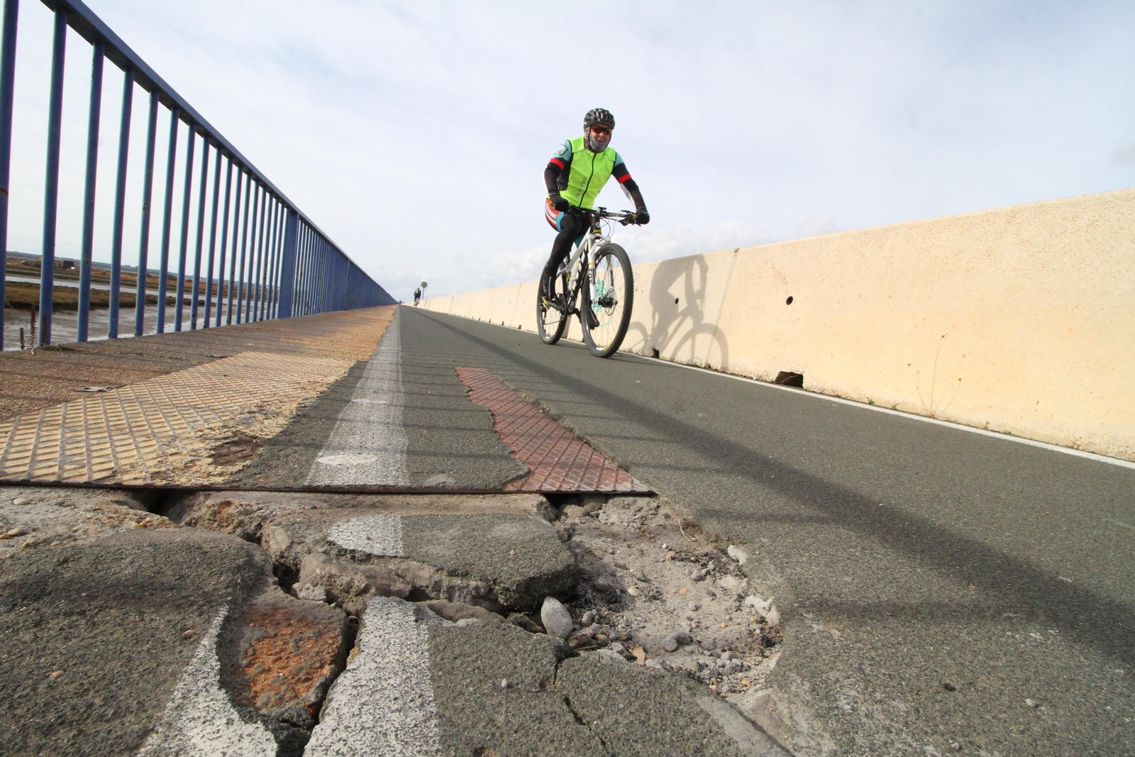 Imágenes del mal estado del puente Sifón.