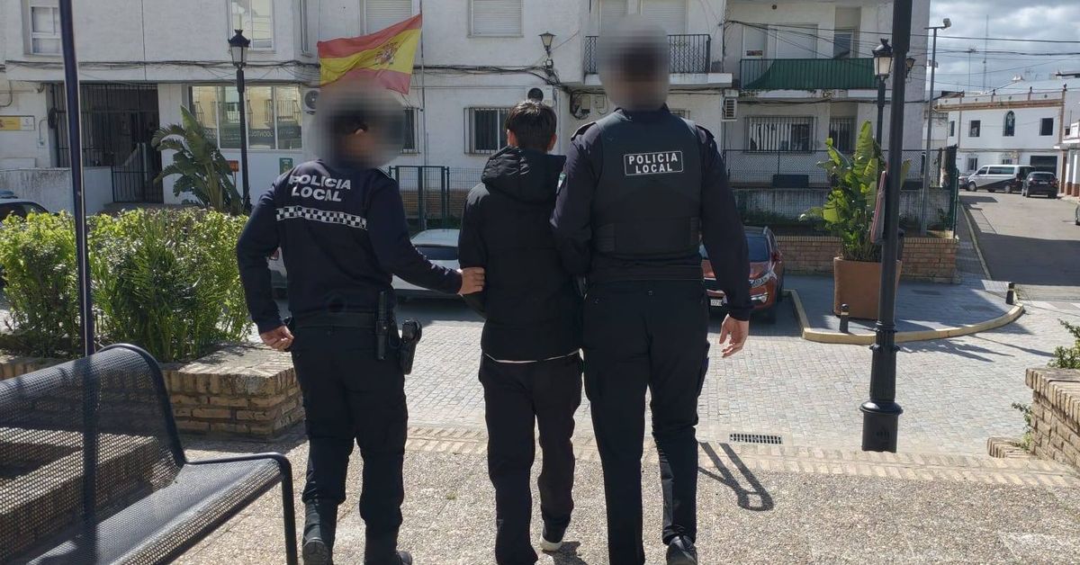 La Policía Local de Almonte detiene a un hombre tras comprar con una ...