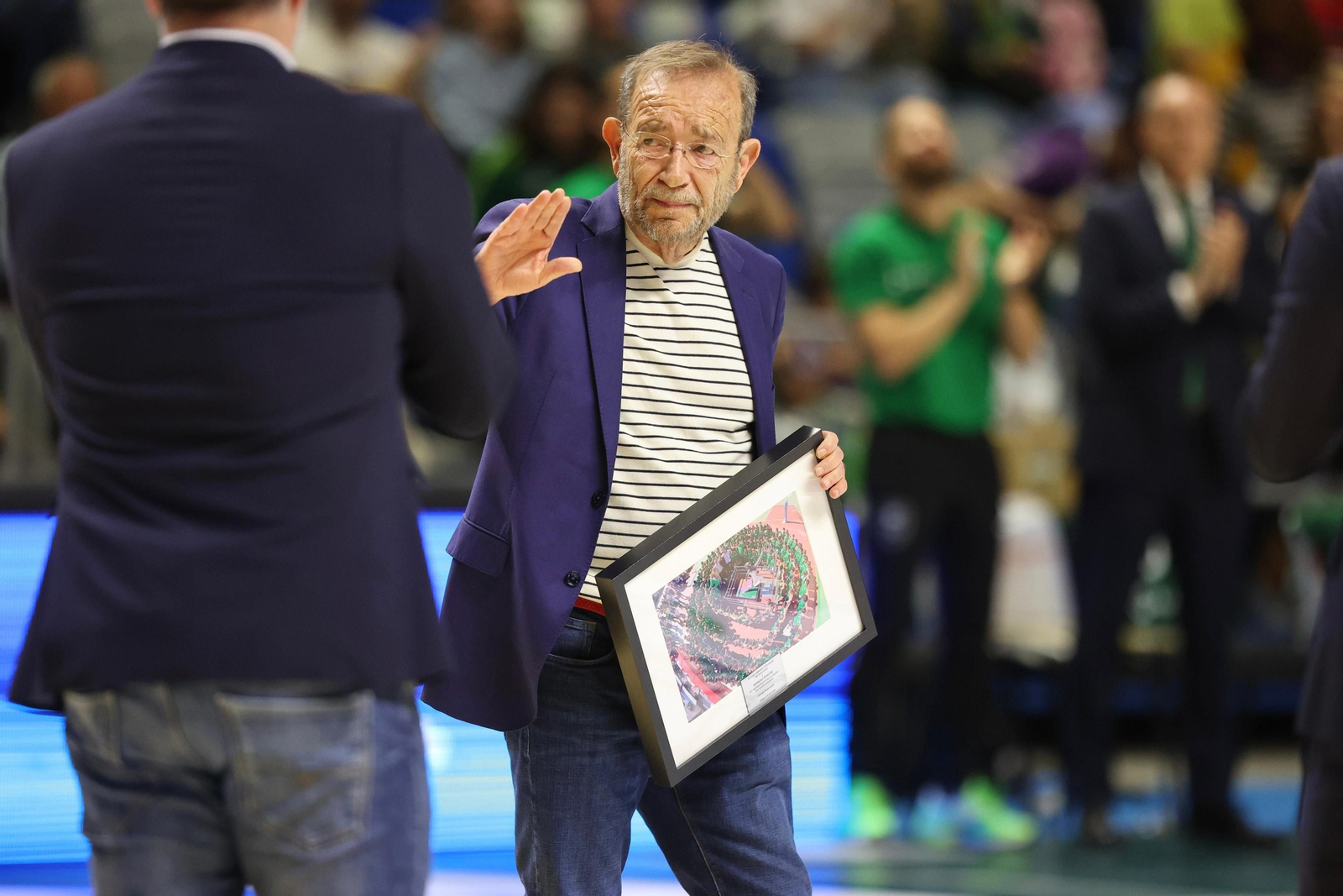 El emotivo homenaje del Carpena a Manolo Rincón