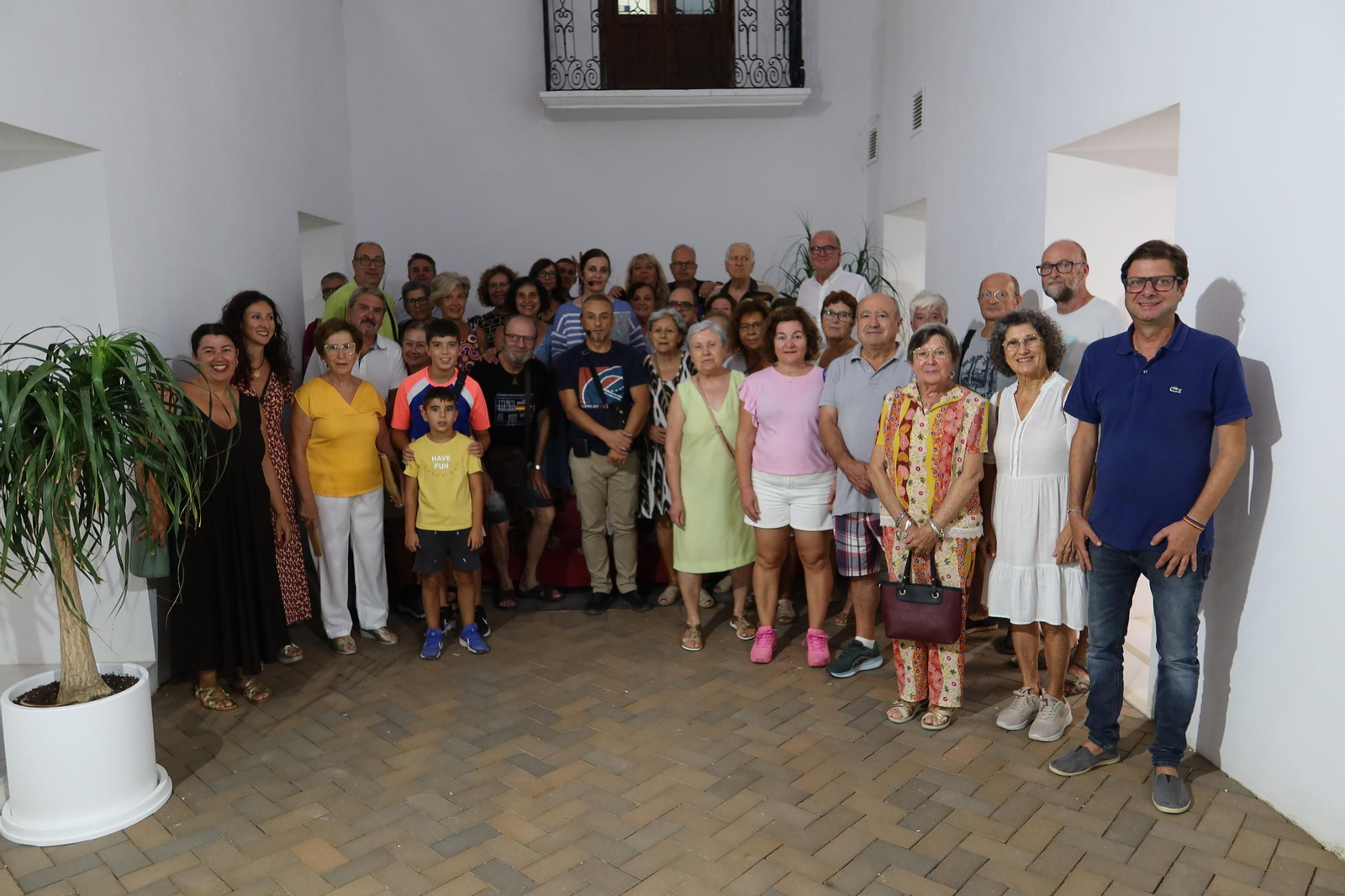 Asistentes a la visita en la Casa Consistorial.