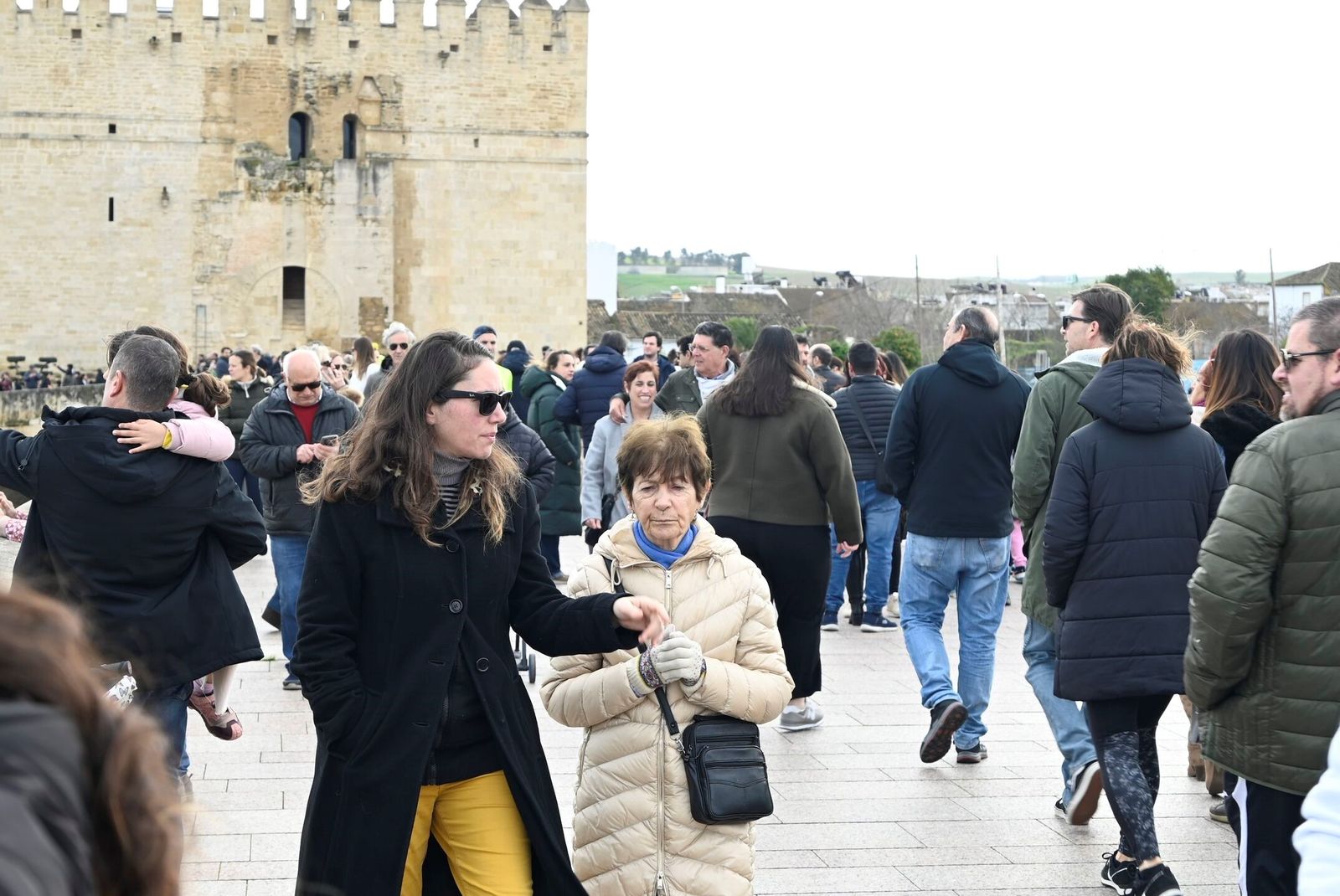 El Puente Romano de Córdoba reabre tras el temporal, en fotos