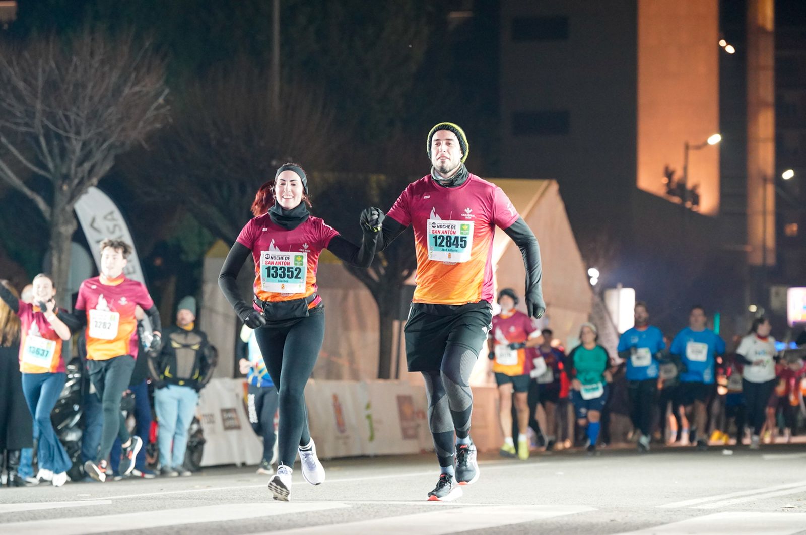 En imágenes: búscate en tu llegada a meta de la Carrera de San Antón 2026 (2)