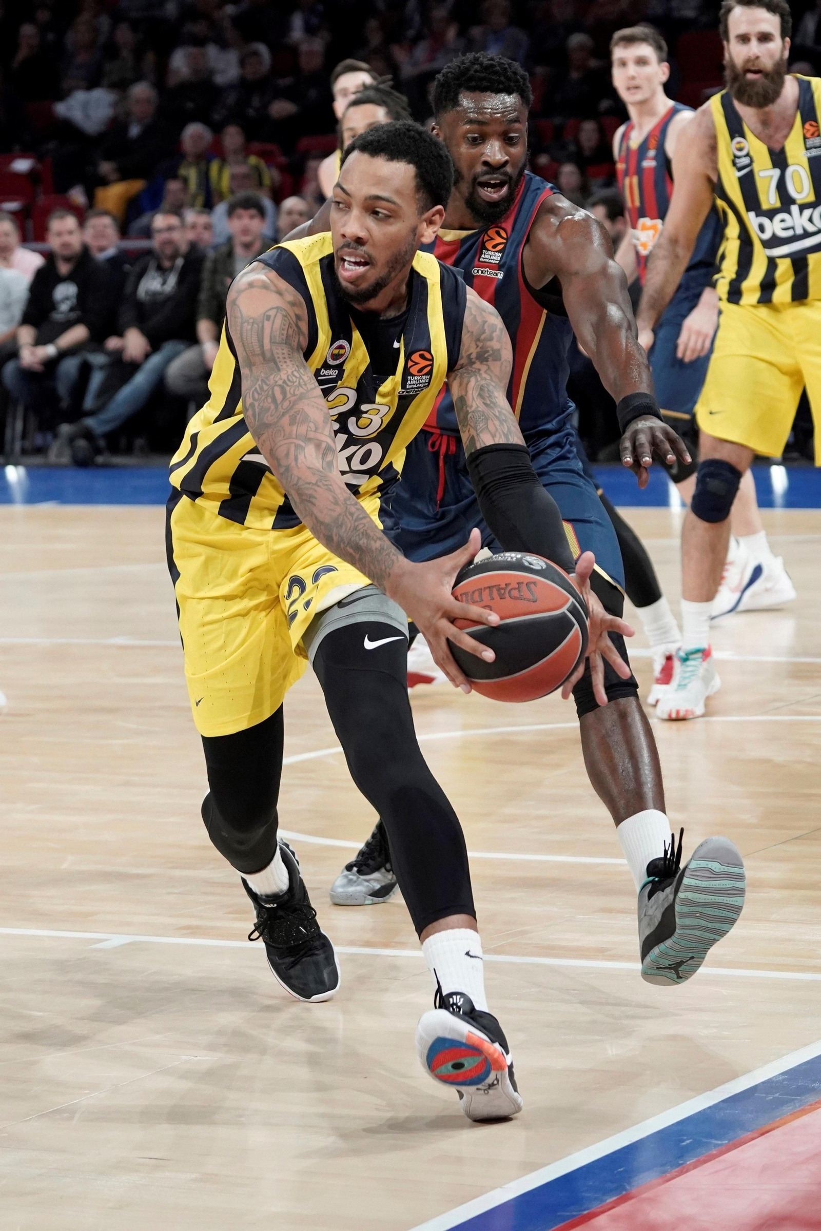 Las fotos de la carrera de Malcolm Thomas, un trotamundos del baloncesto