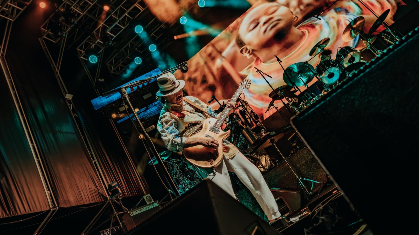 Las imágenes del concierto de Carlos Santana en Tío Pepe Festival en Jerez
