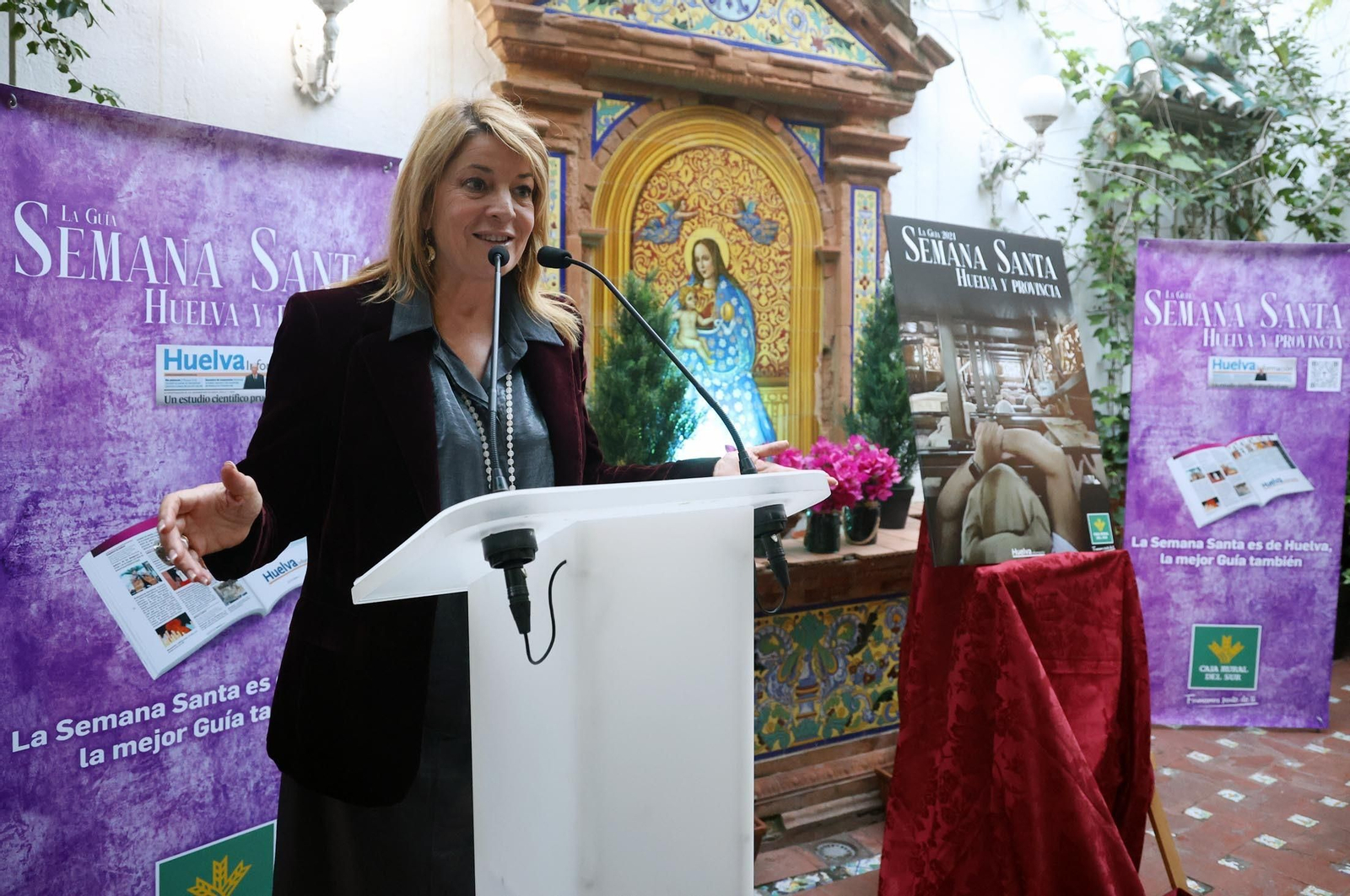 Imágenes de la presentación de "La Guía de Semana Santa de Huelva y Provincia" de Huelva Información