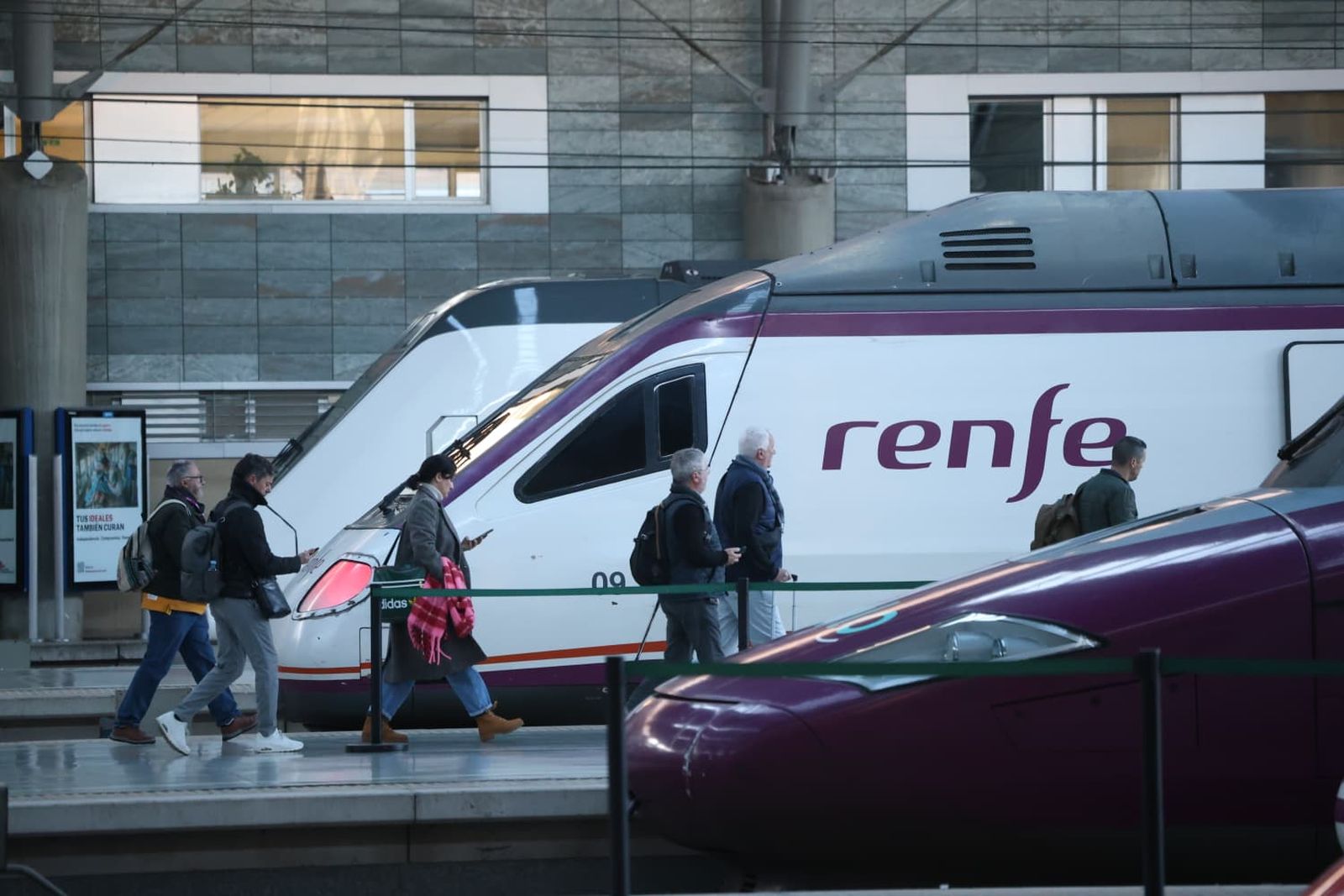 La estación de María Zambrano de Málaga esta mañana, tras el accidente en Córdoba, en imágenes