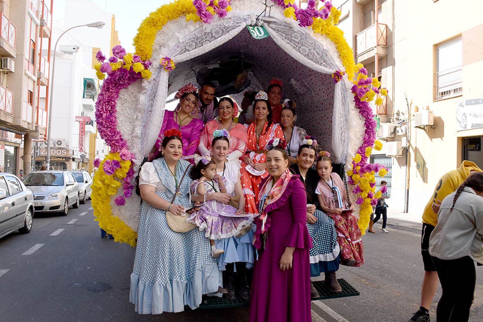 Imágenes de los carros de la Hermandad del Rocío de Huelva