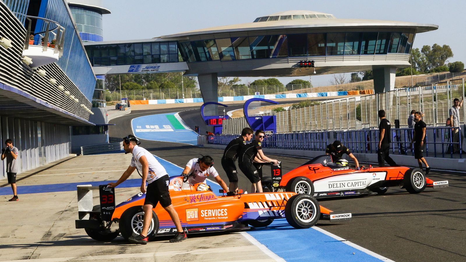 Monoplazas de la Spanish F4, hoy en el Circuito de Jerez.