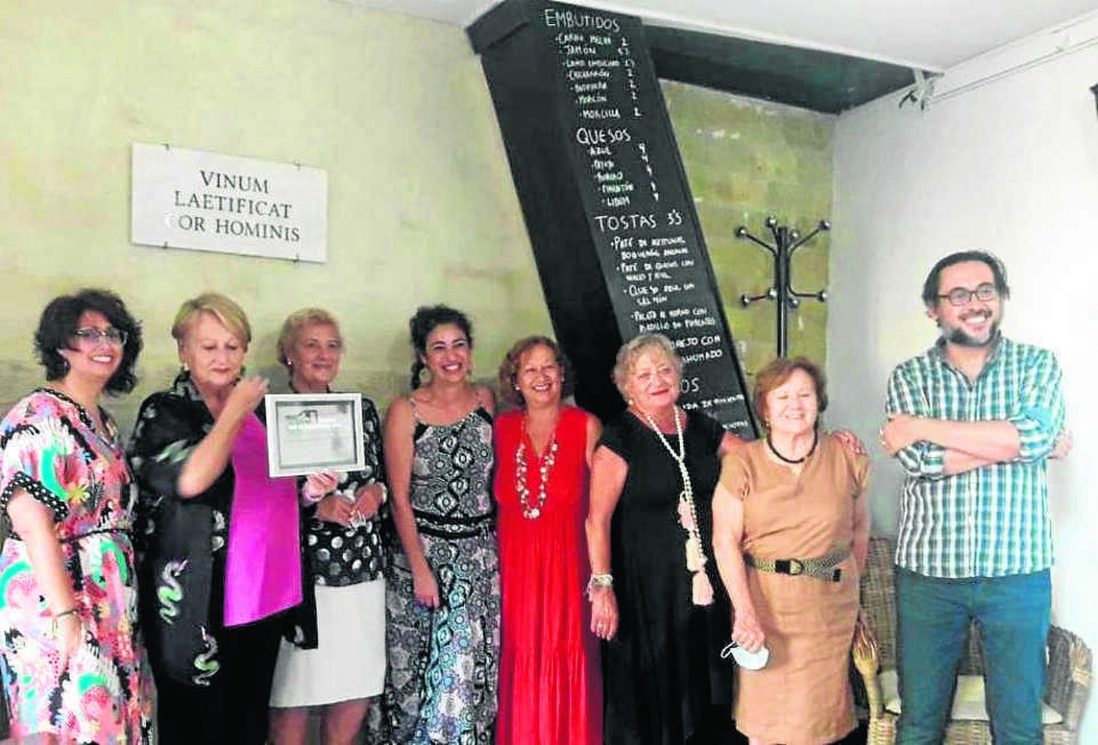 Carmen Ibáñez, Chica Durán, María Luisa de la Osa, María Luisa Barrios, Loli Ruedas, Mayka Marrero, Teresa Domínguez y Jose Manuel Serrano.