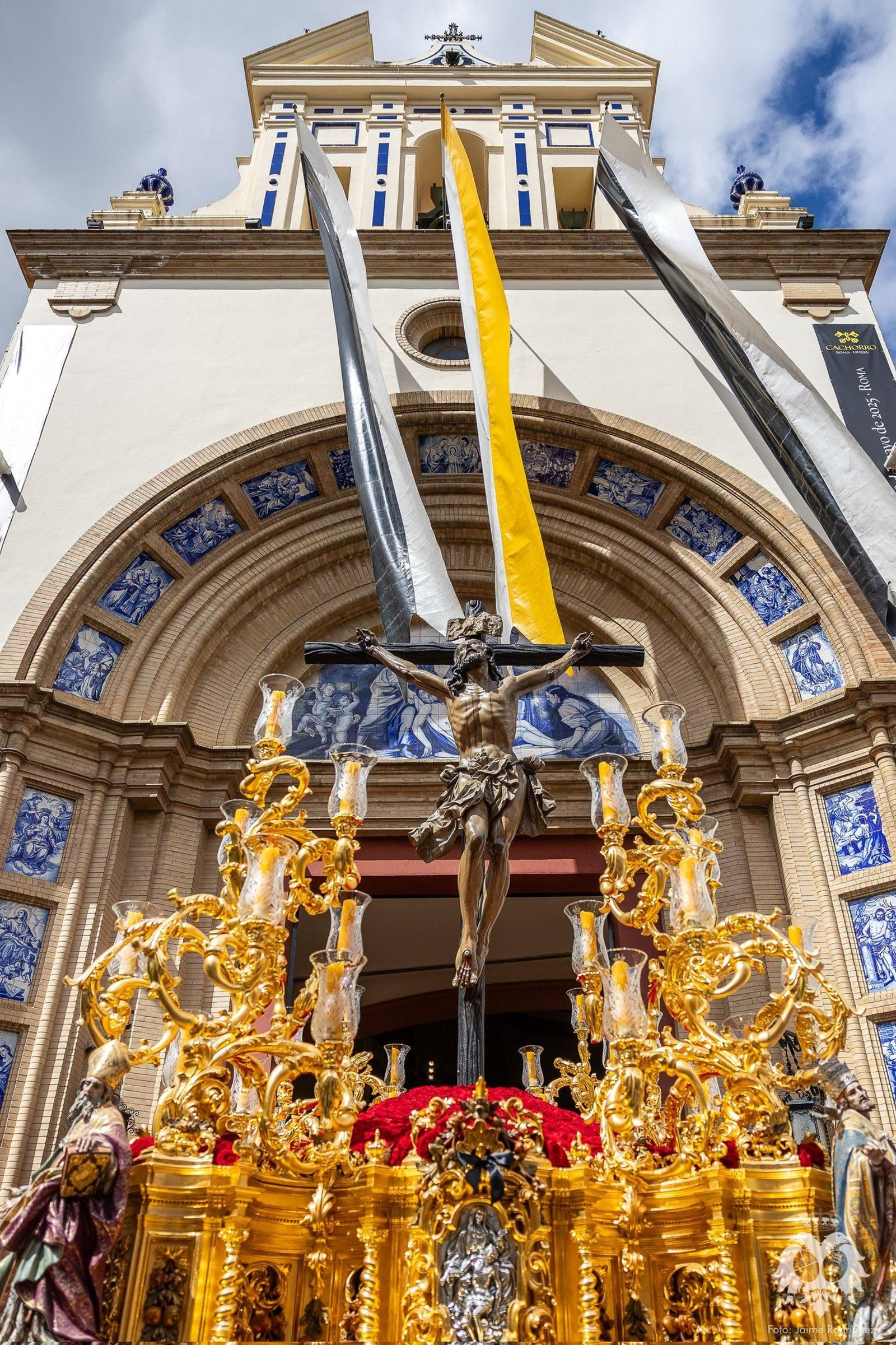 El Cachorro en su Basílica