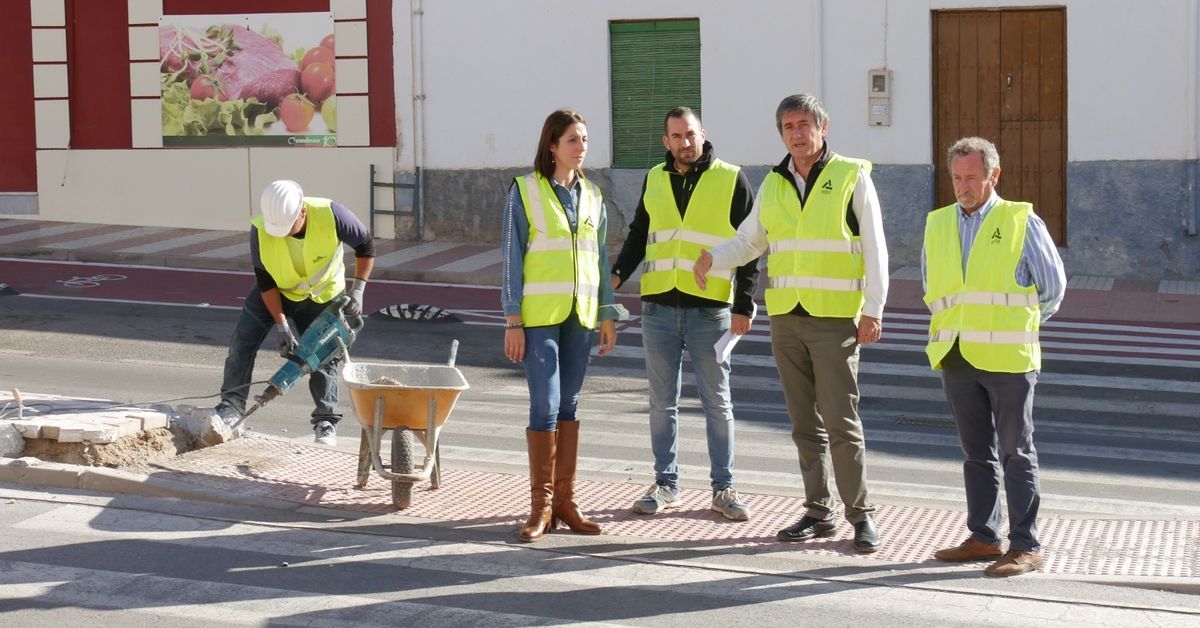 Pistoletazo de salida en Adra a las obras de la mediana del Bulevar de ...