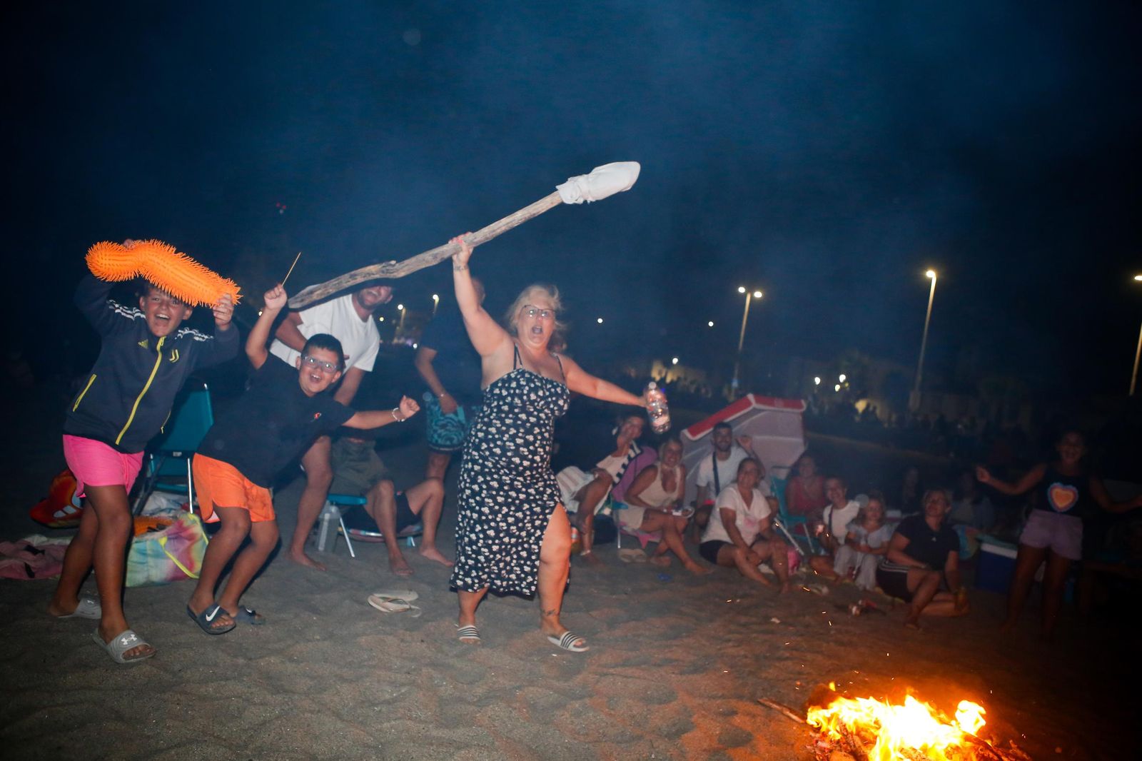 Fotos de la noche de San Juan en las playas de La Línea.