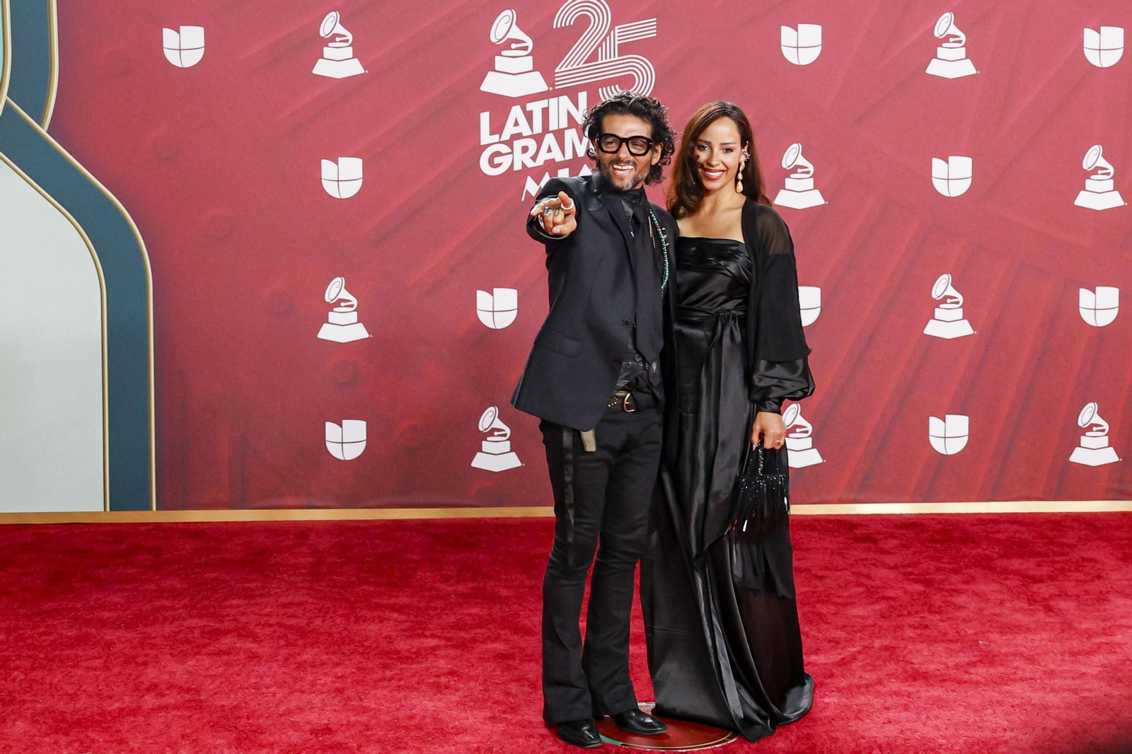 Todos los famosos, tendencias y curiosidades en la alfombra roja de la 25 edición de los Grammy Latinos