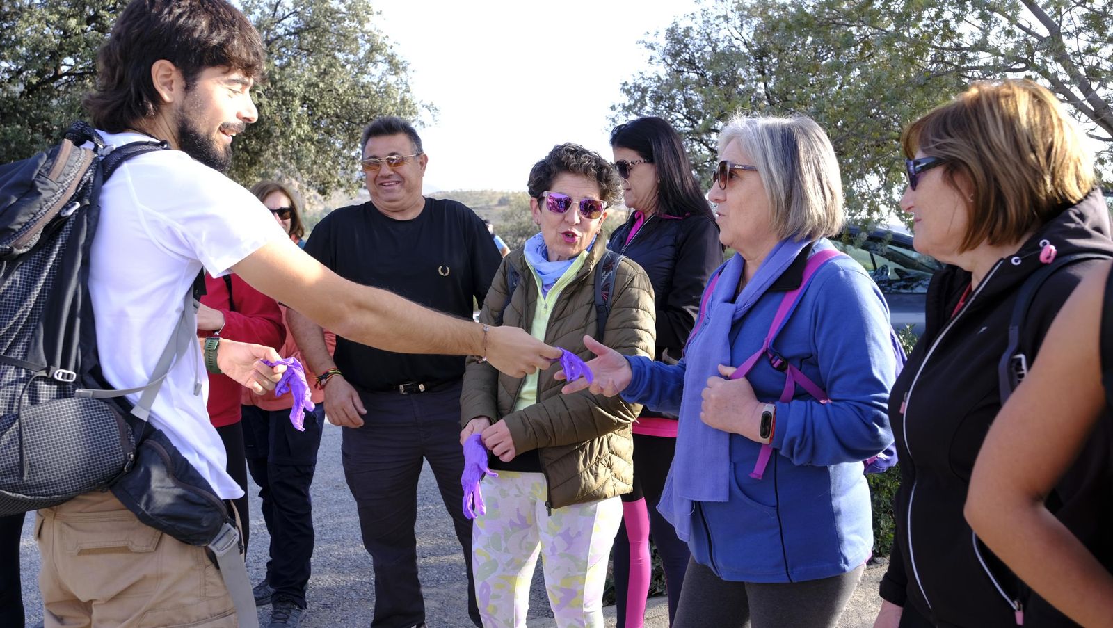 Limpieza y senderismo por la Alpujarra, en imágenes