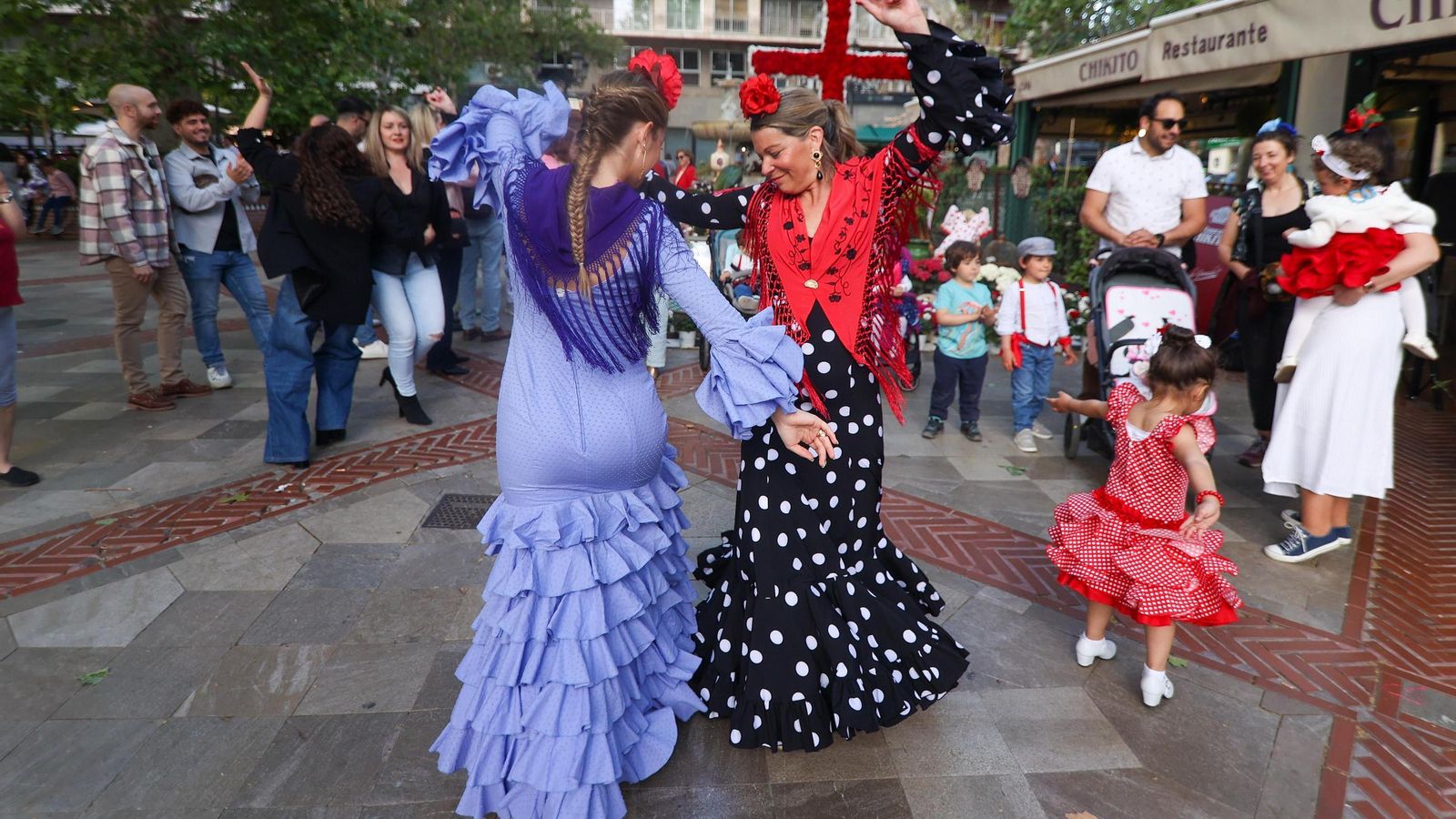 Encuéntrate en la mejores fotos del Día de la Cruz de Granada