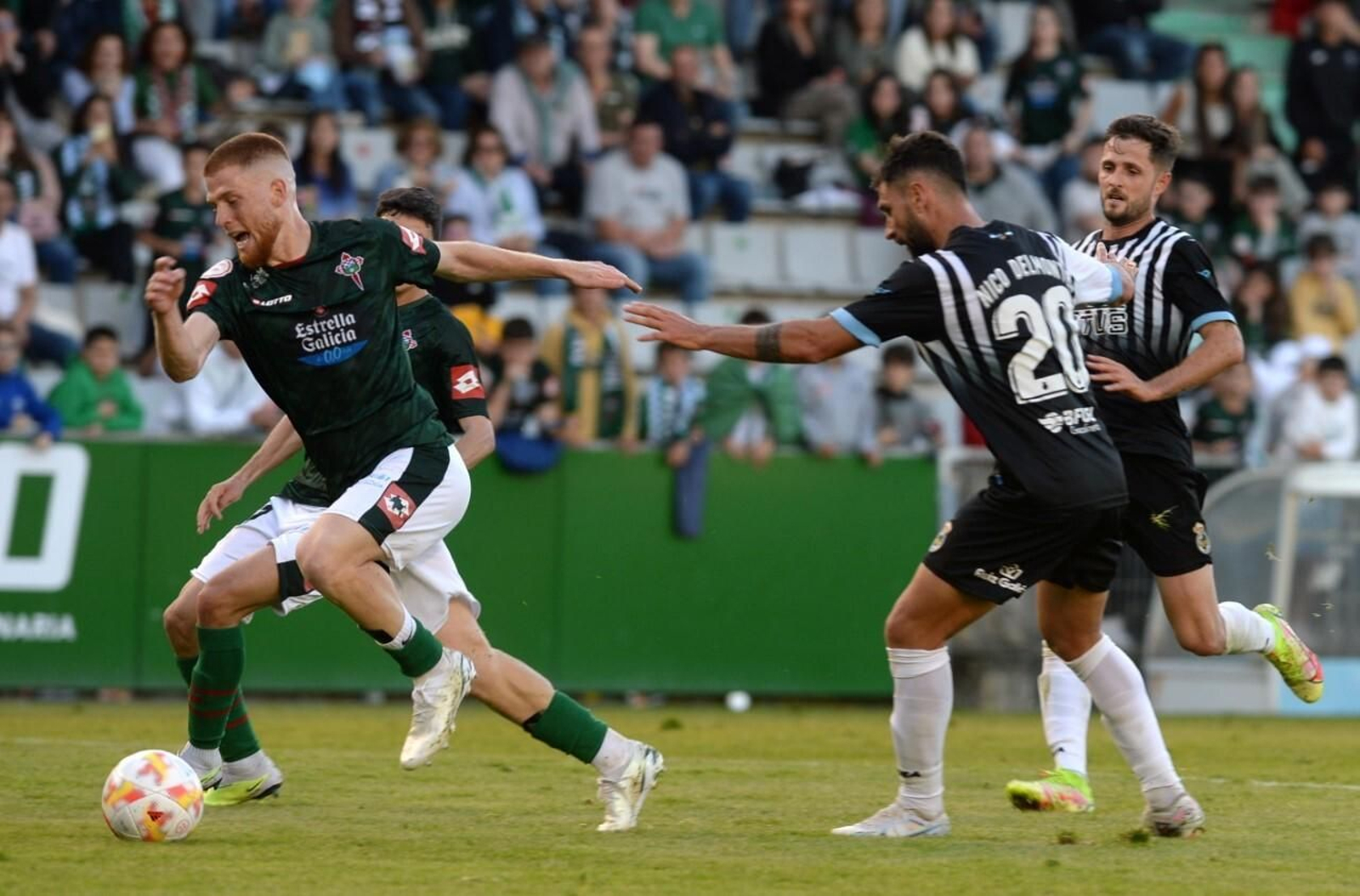 Las fotos del Rácing de Ferrol - Real Balompédica (1-0)