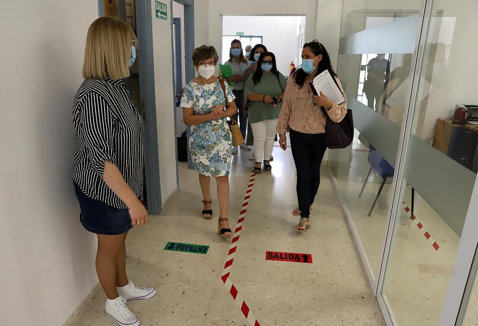 Imagen de la visita de Carmen Collado al Centro Cívico de San Telmo..
