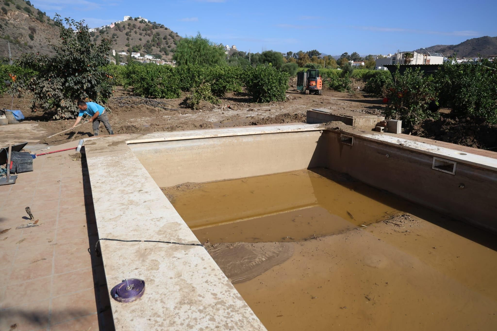 Álora se recupera de las inundaciones por la DANA, en imágenes