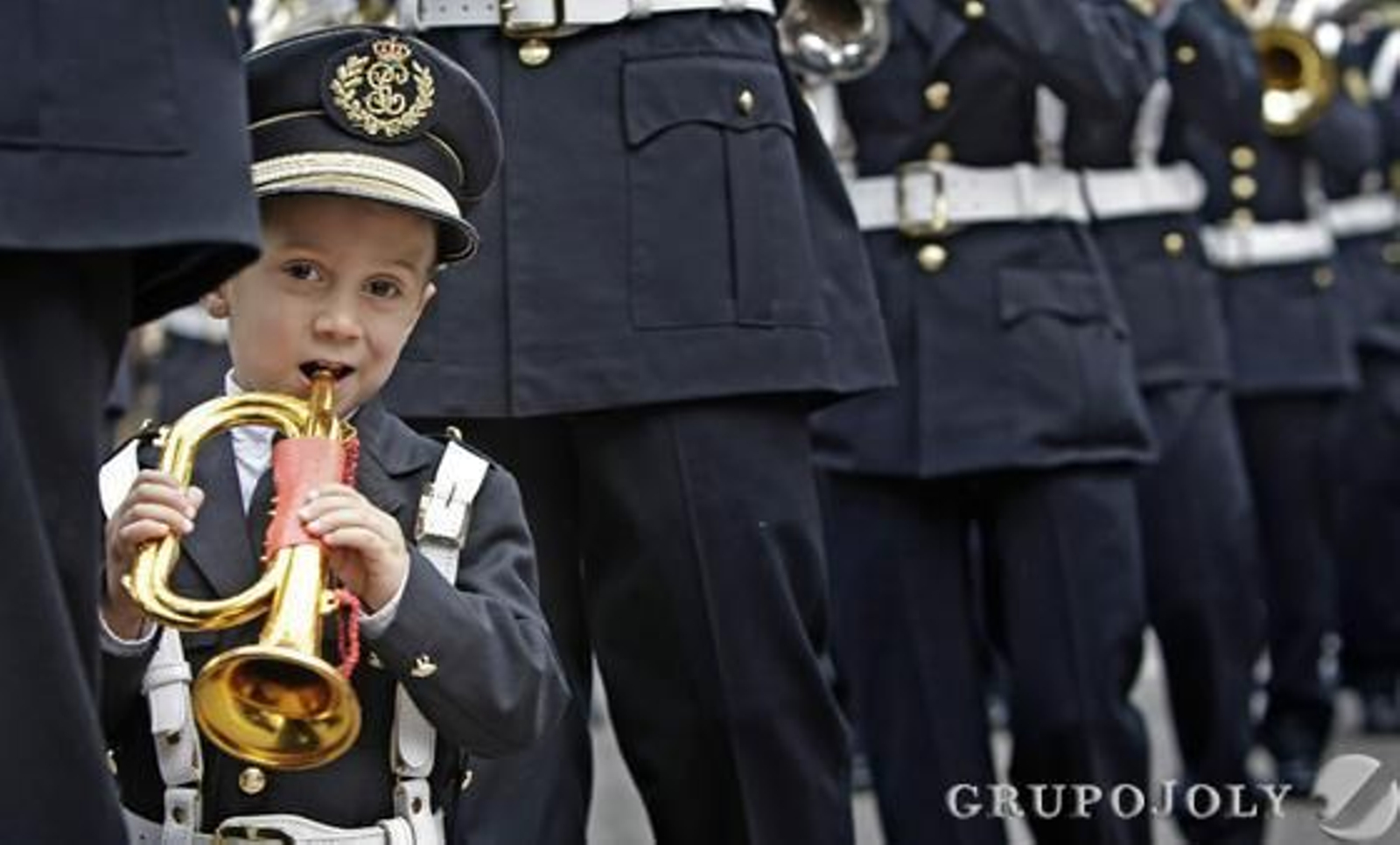 La Oración en el Huerto sale pero se ve obligada a volver a su templo a causa de la lluvia.

Foto: Julio Gonzalez