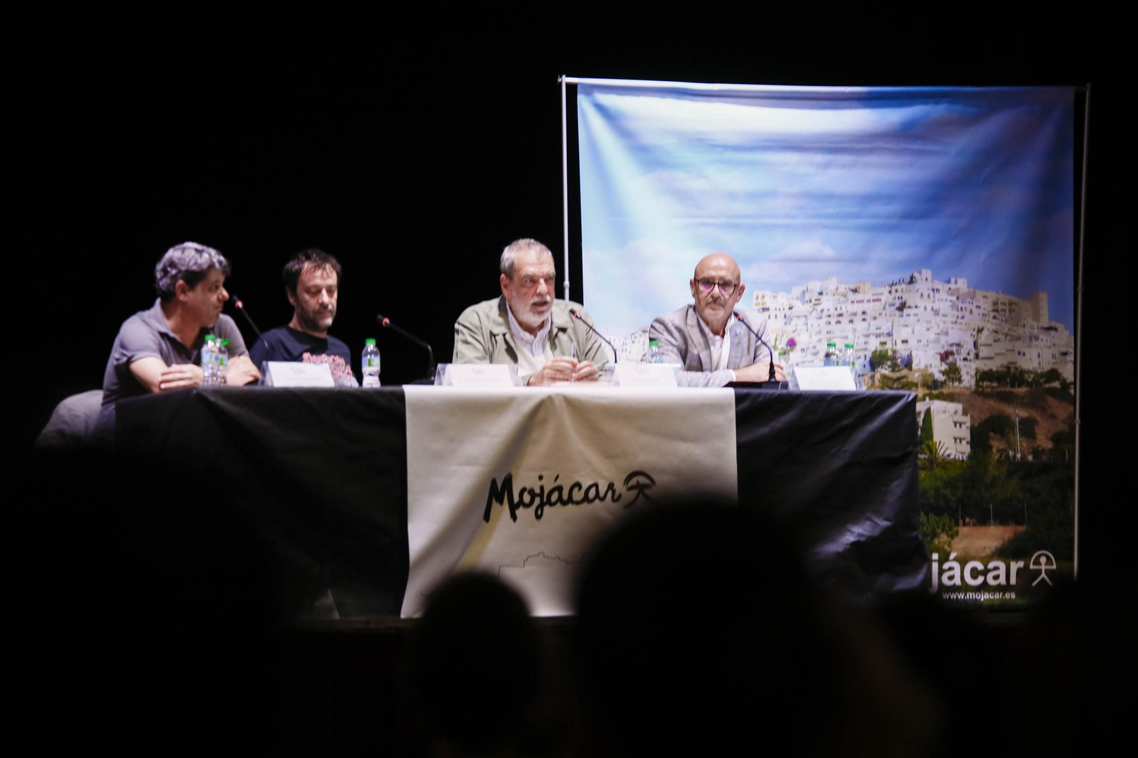 Las imágenes de la presentación del libro "El Clan" de Carmen Mola en Mojácar