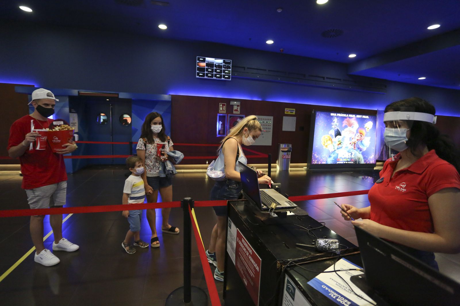 El regreso de los cines a Málaga, en fotos