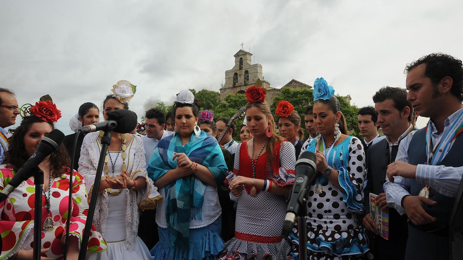 Las sevillanas y otros cantes folclóricos resuenan a los pies del santuario andujareño.