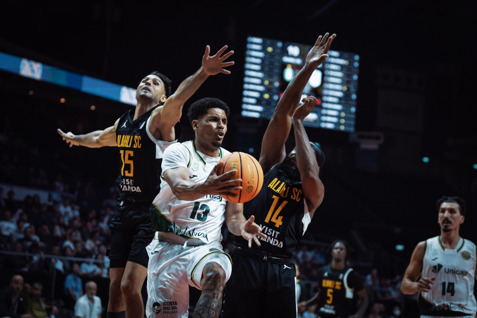 Las fotos del Unicaja - Al Ahli de la Copa Intercontinental de baloncesto