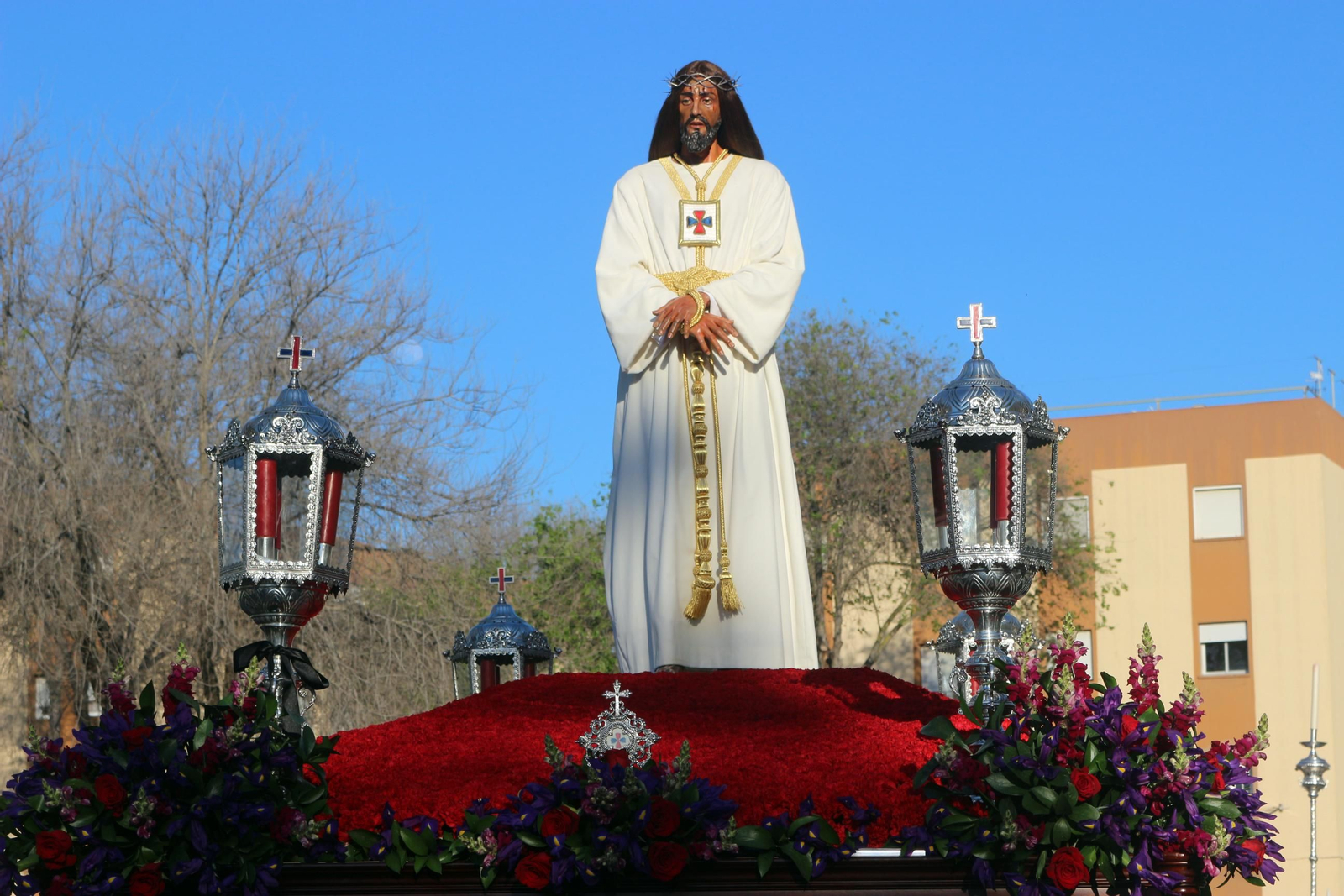 Las imágenes del Jueves Santo en Puerto Real: Medinaceli