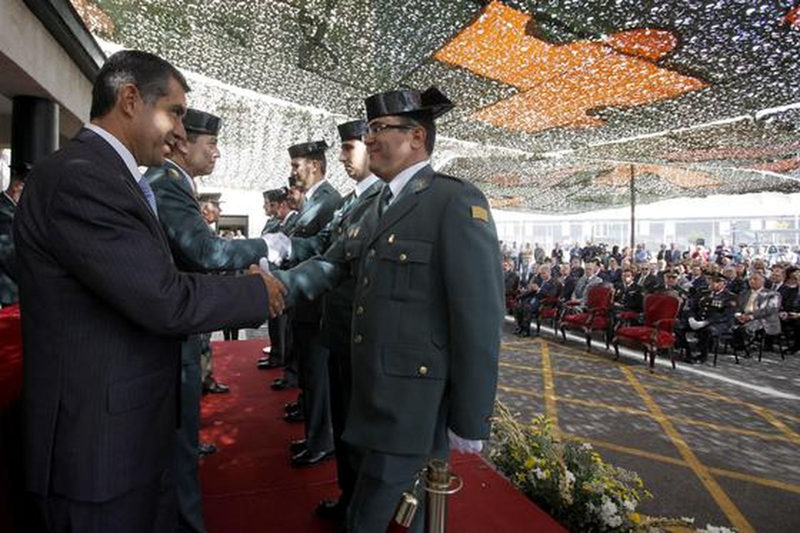 La Comandancia de la Guardia Civil de Cádiz celebra la festividad de su Patrona, la Virgen del Pilar.

Foto: Jesus Marin
