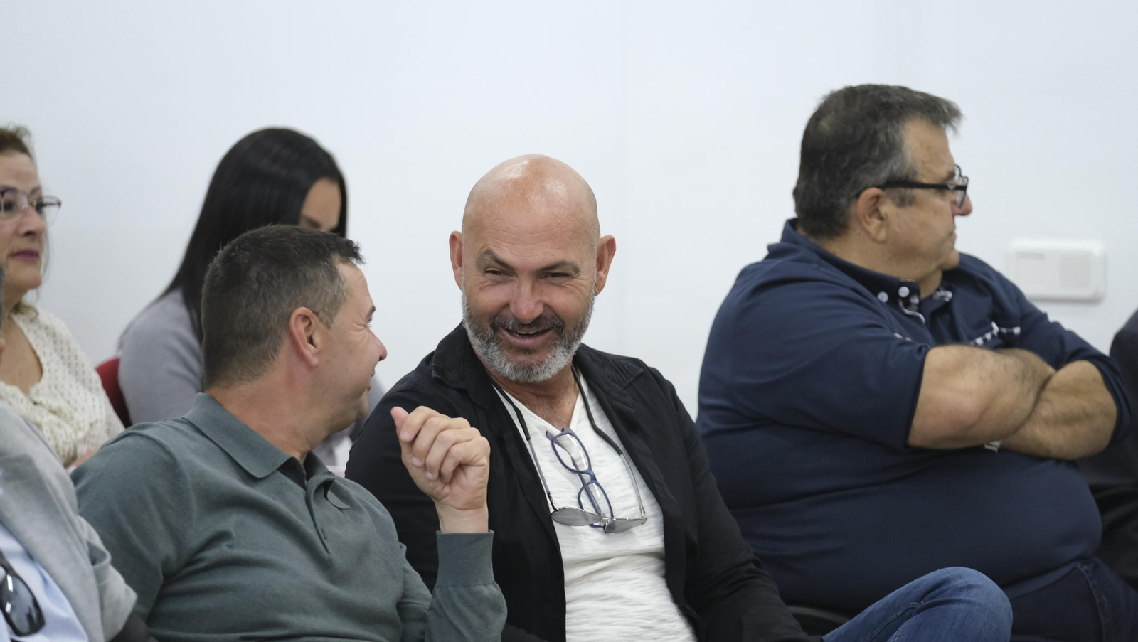 Las imágenes de la moción de censura en el Ayuntamiento de Carboneras