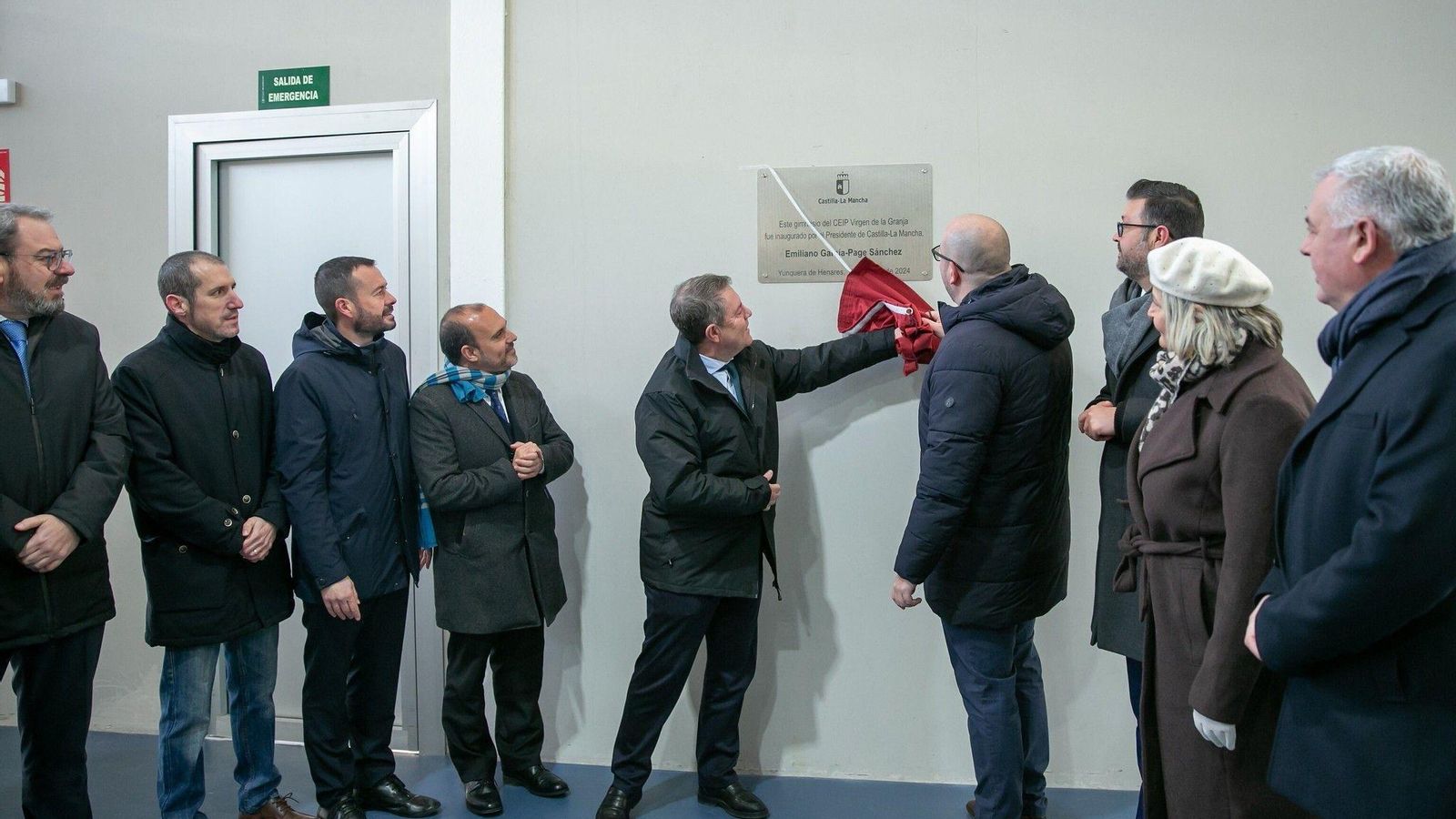 El presidente de Castilla-La Mancha, Emiliano García-Page , inaugura el nuevo gimnasio del CEIP ´Virgen de la Granja´ de Yunquera de Henares.