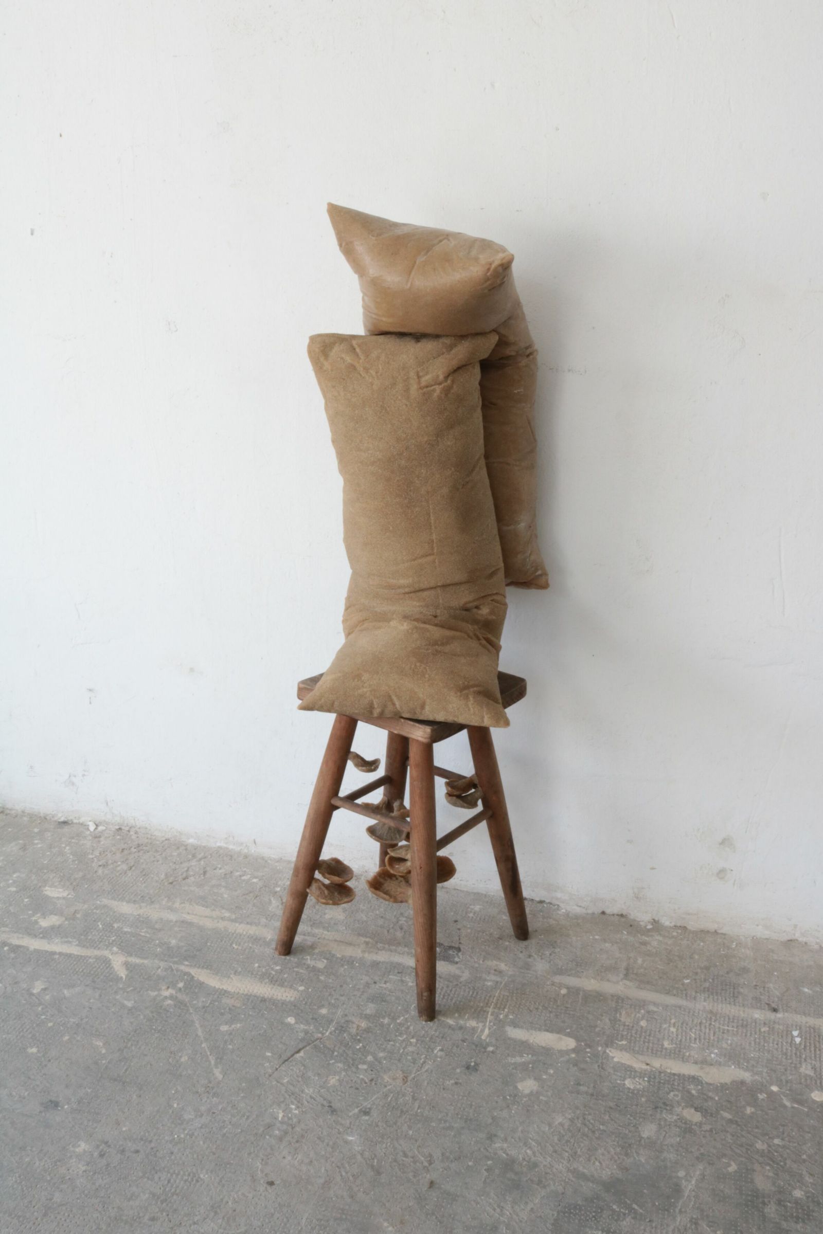 Instalación del granadino Pablo Capitán en Artnueve.