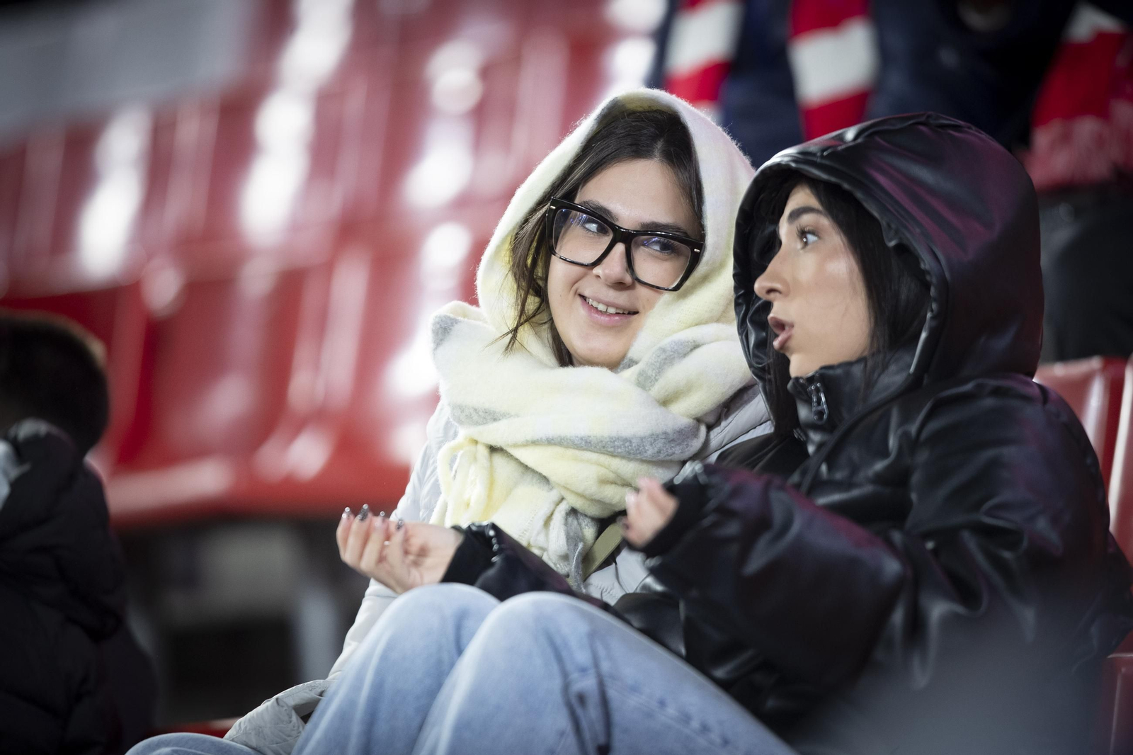 Aficionados del Granada CF en Los Cármenes.