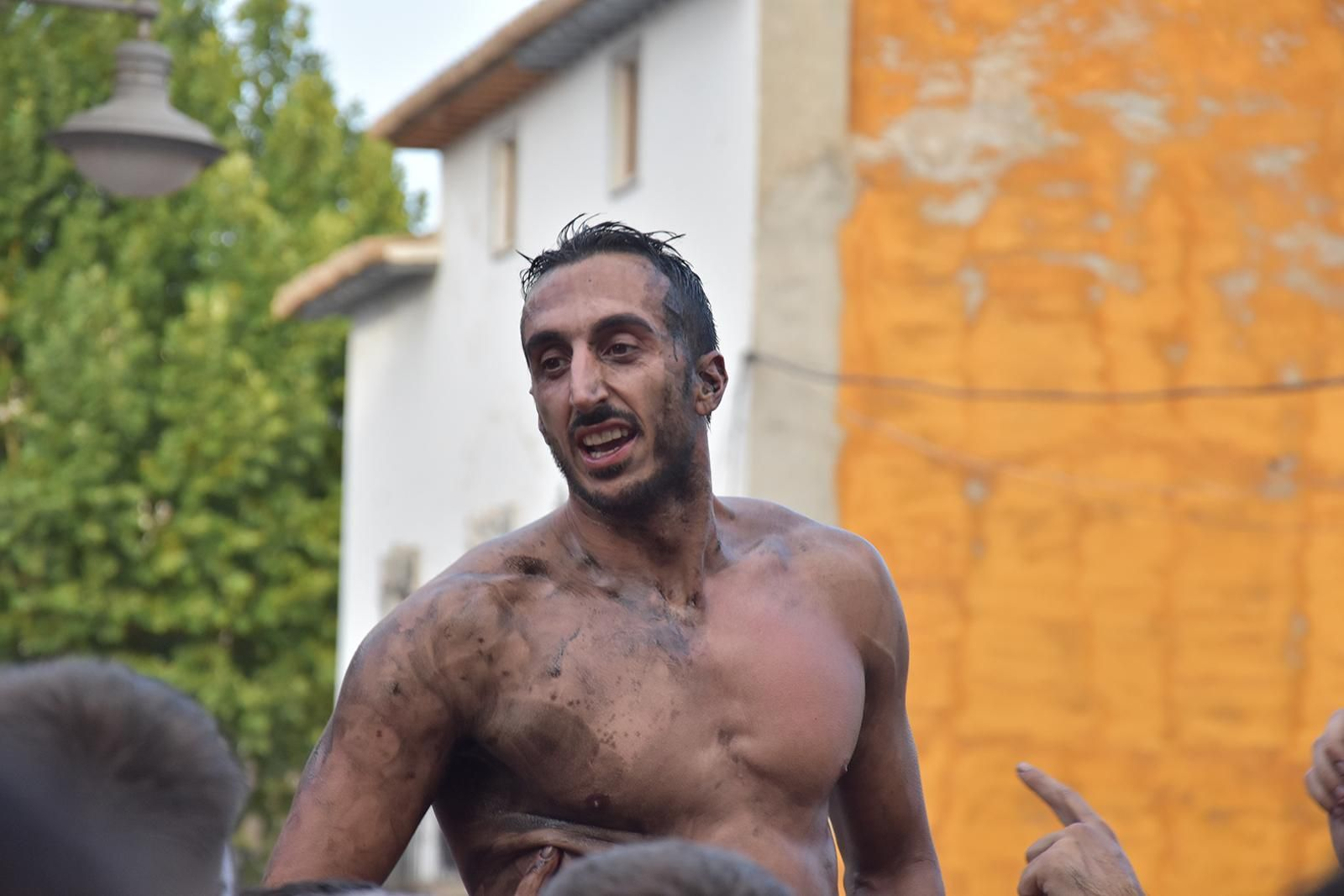 Pintura y tradición: la fiesta del Cascamorras 2025, en imágenes