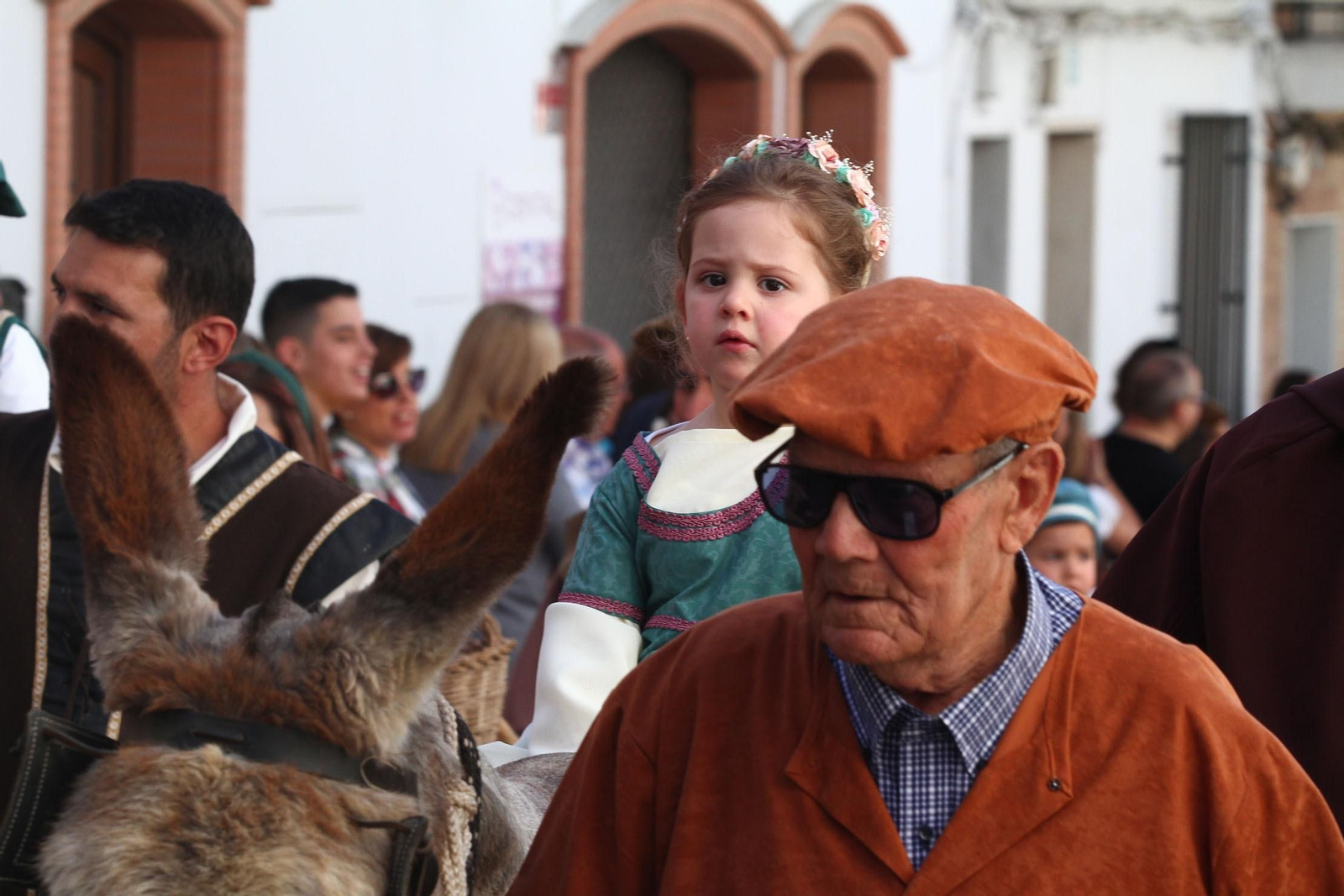 Imágenes del desfile de la XIX Feria Medieval del Descubrimiento, en Palos de la Frontera
