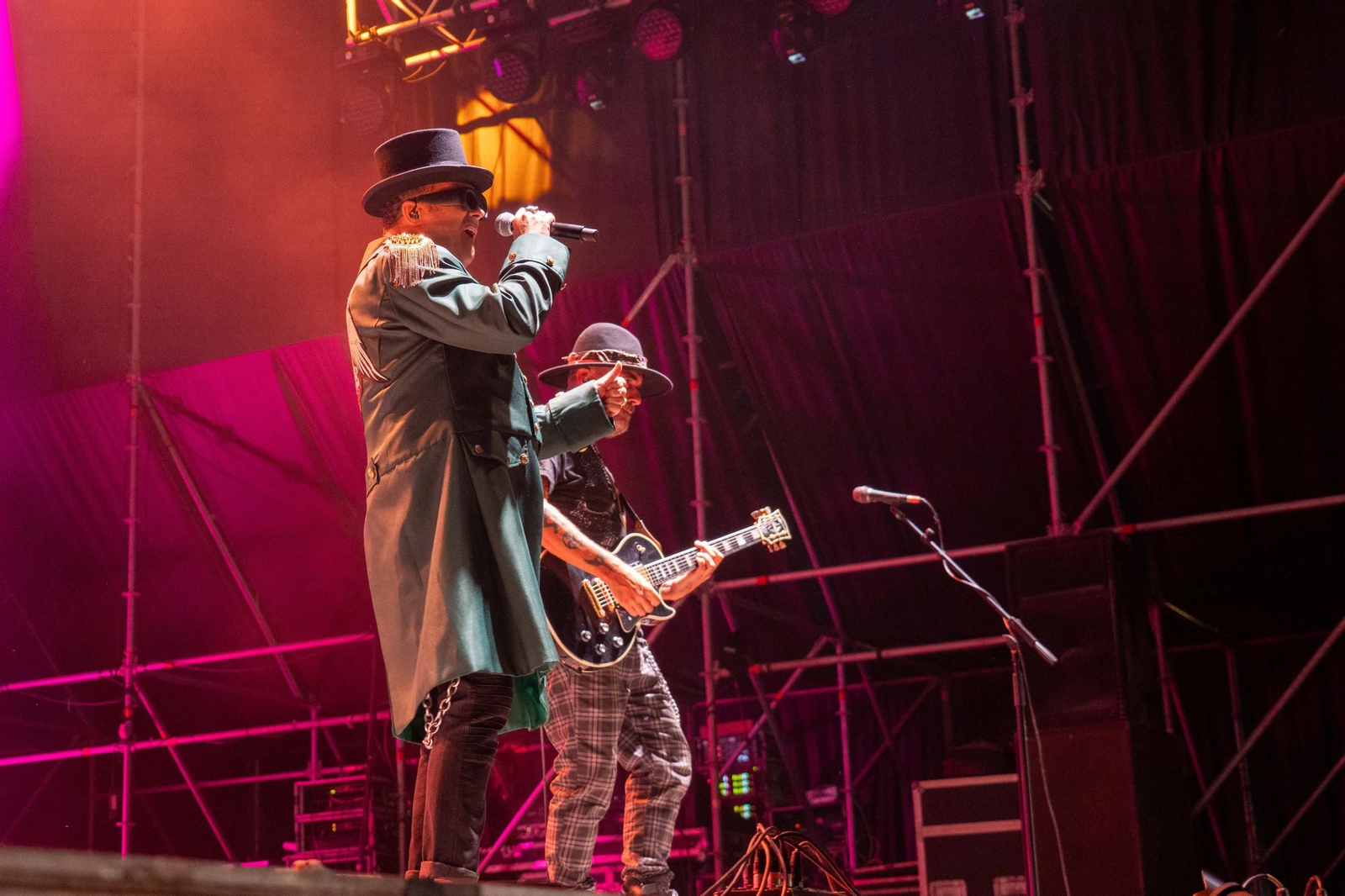 Colombinas 2025: Imágenes del concierto de Seguridad Social en las Fiestas Colombinas