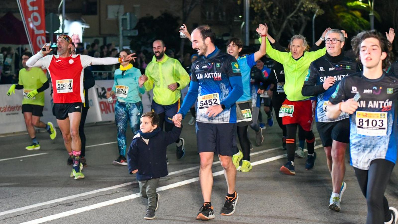 En imágenes: búscate en tu llegada a meta de la Carrera de San Antón 2025 (10)